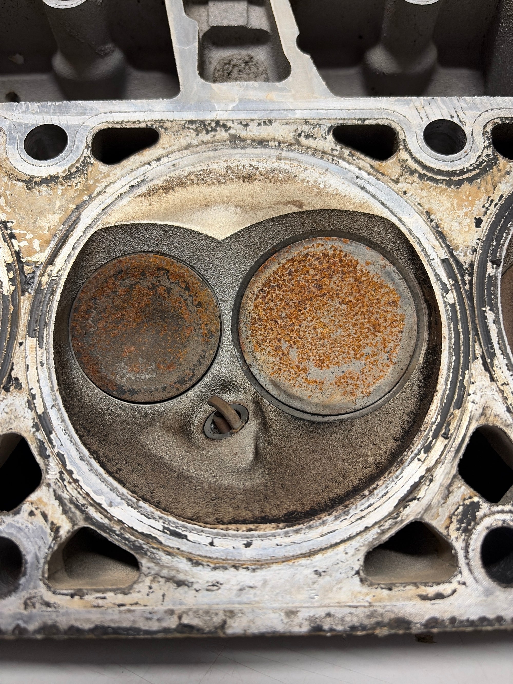 Used 862 Cylinder Head #036