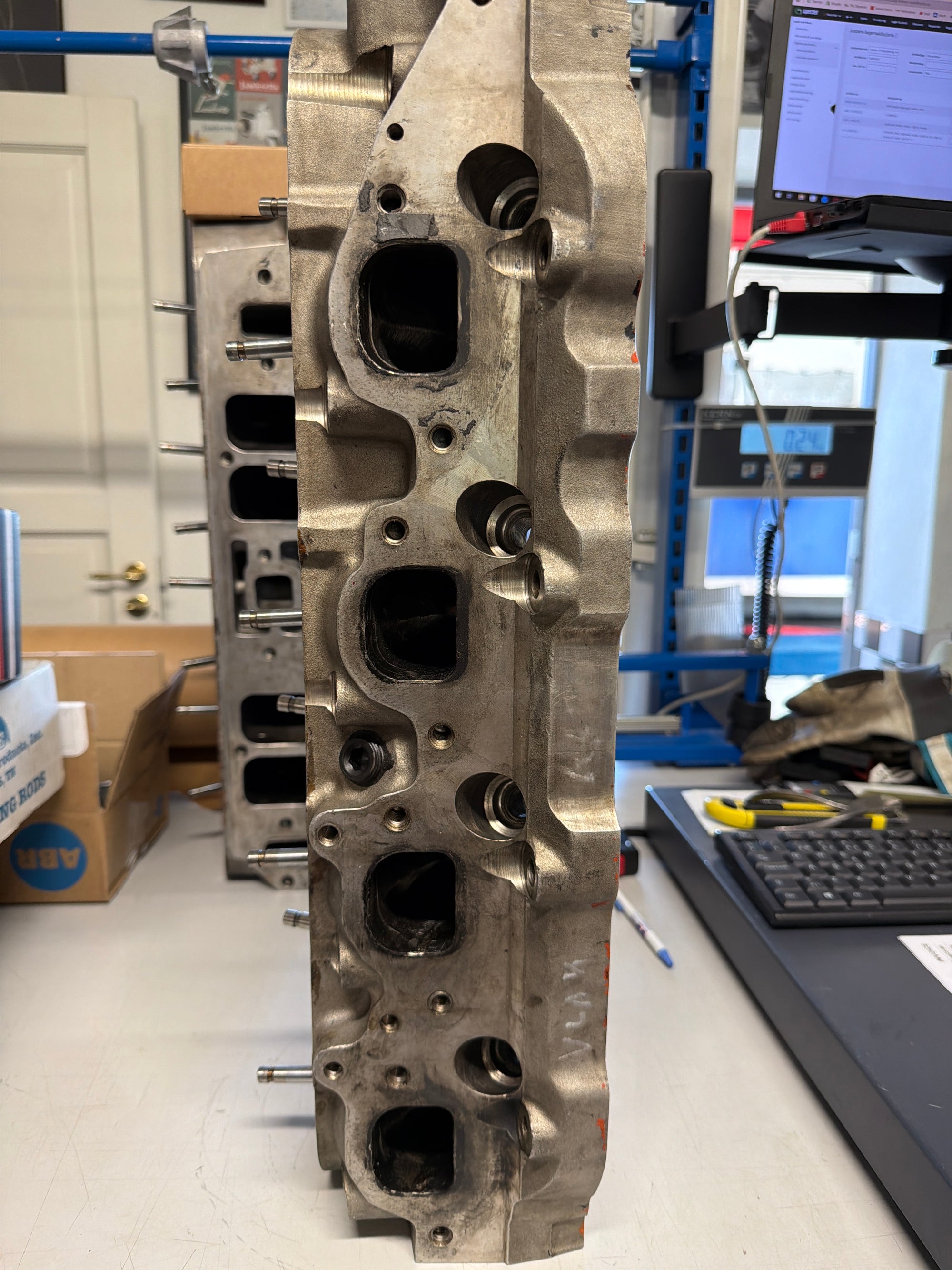 Edelbrock Performer RPM Chevrolet Bigblock Cylinder Heads - PREOWNED