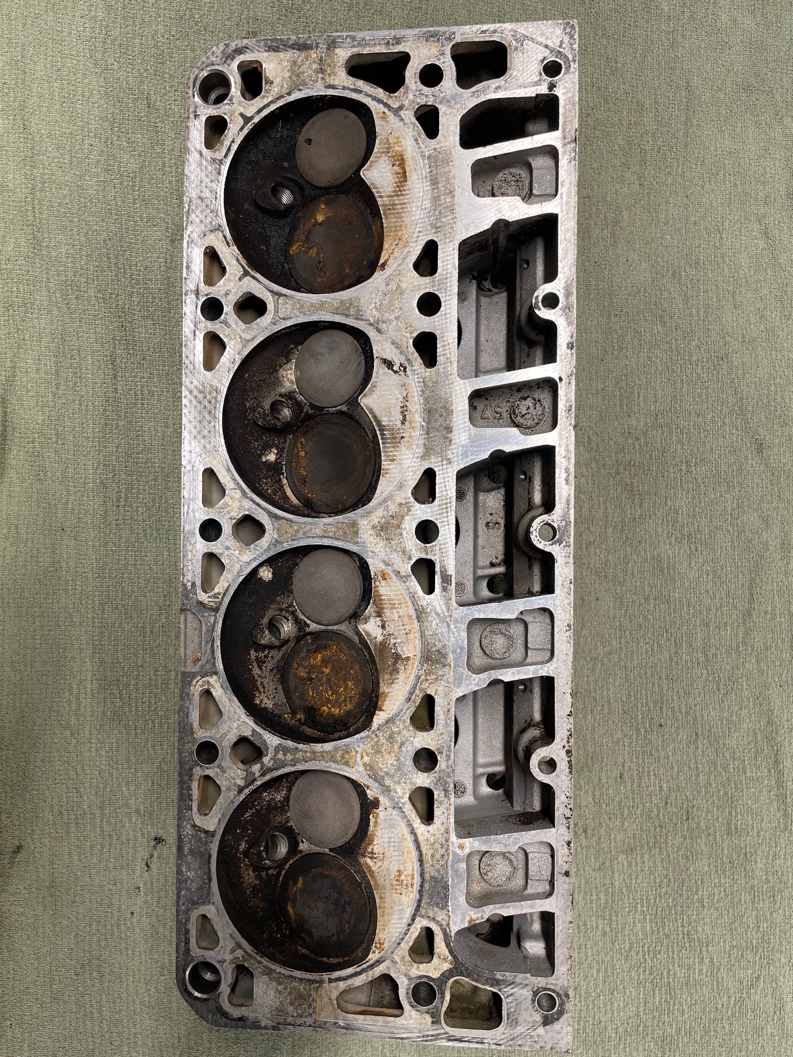 Used 806 Cylinder Head #052