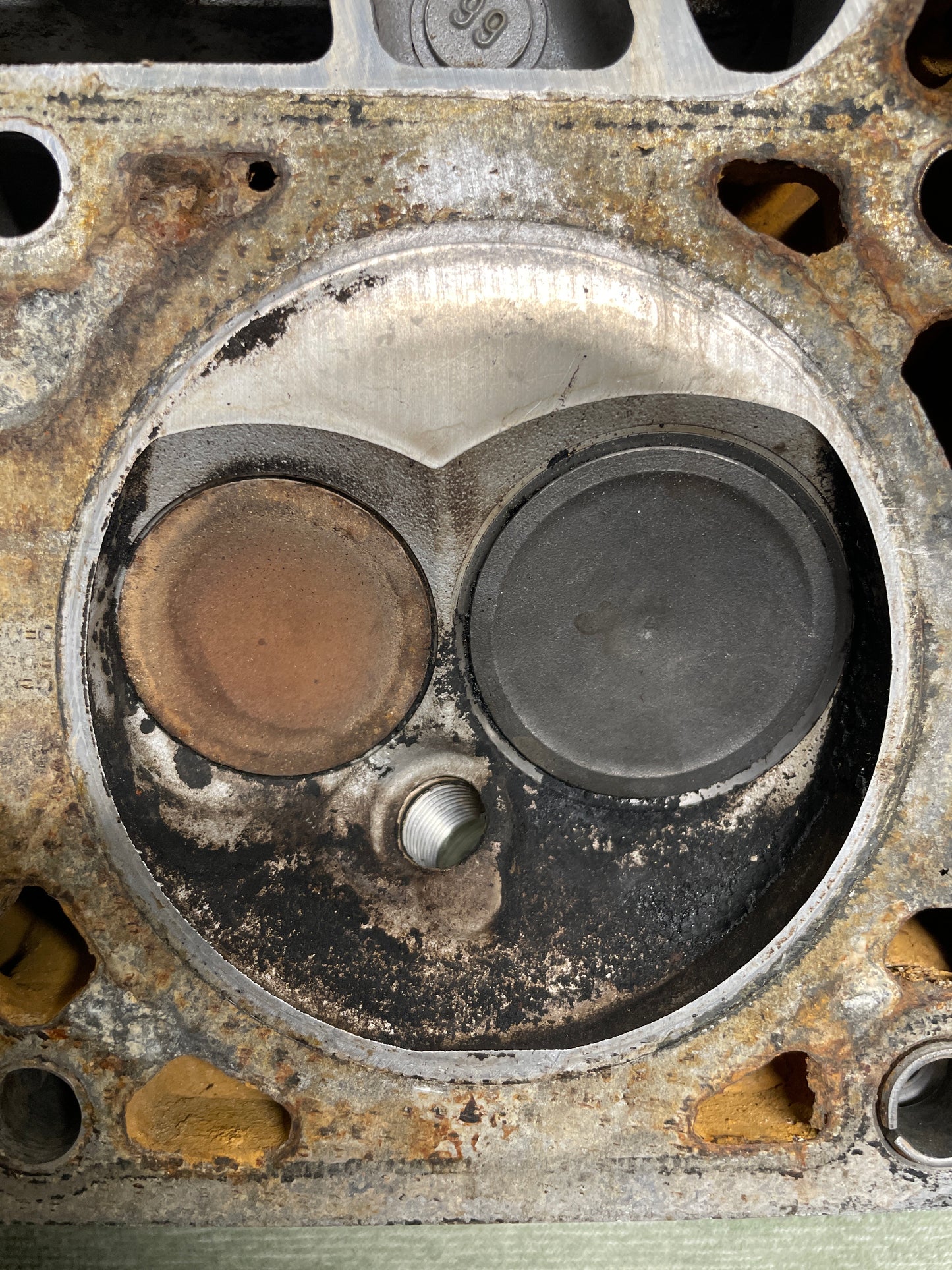 Used 706 Cylinder Head #001