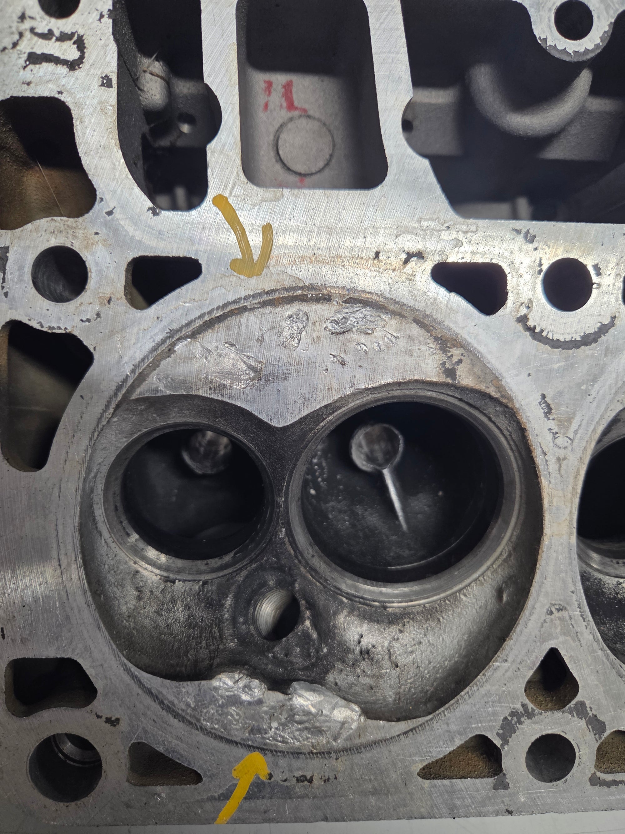 Used 823 Cylinder Head #018