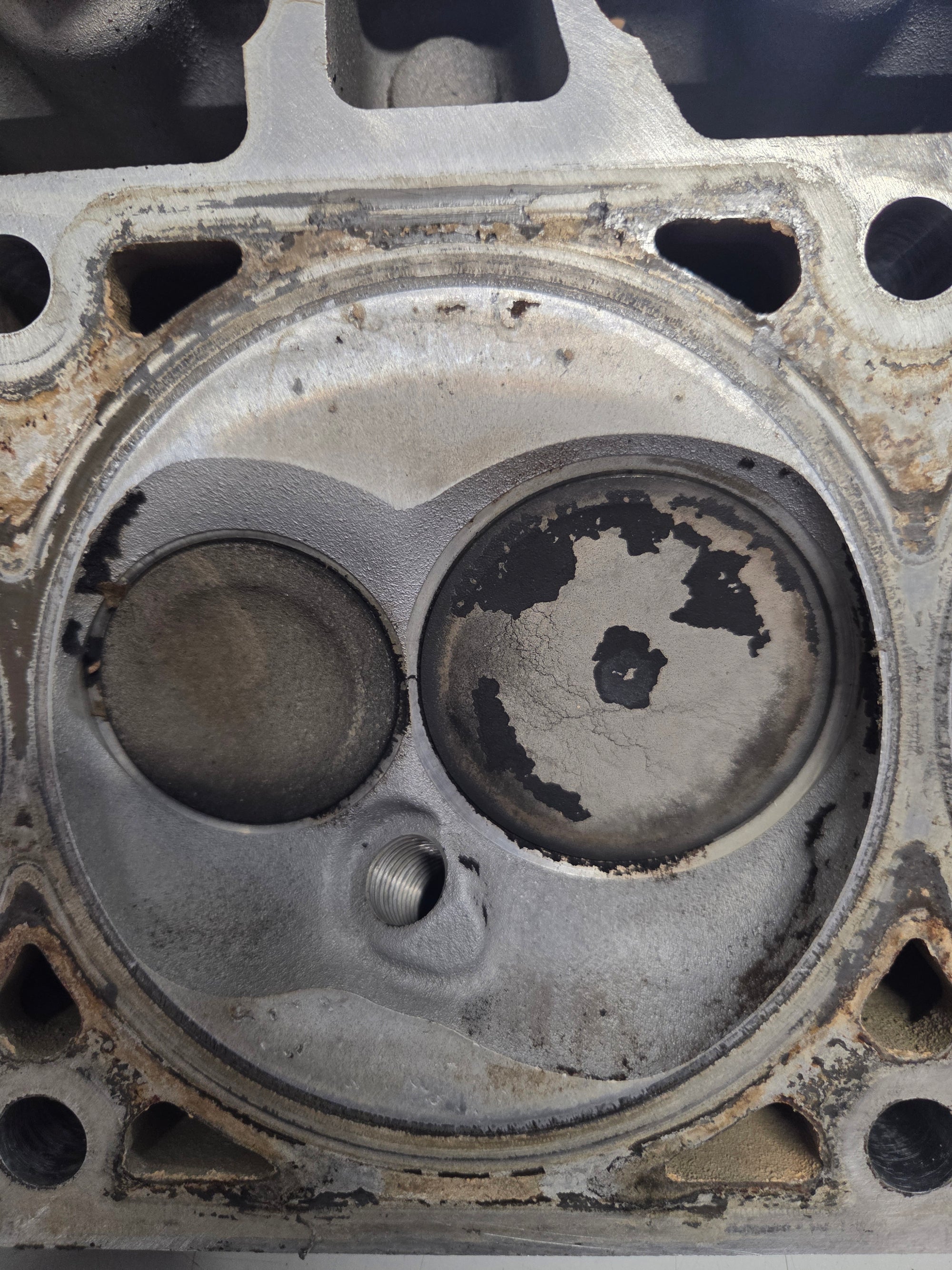 Used 823 Cylinder Head #035