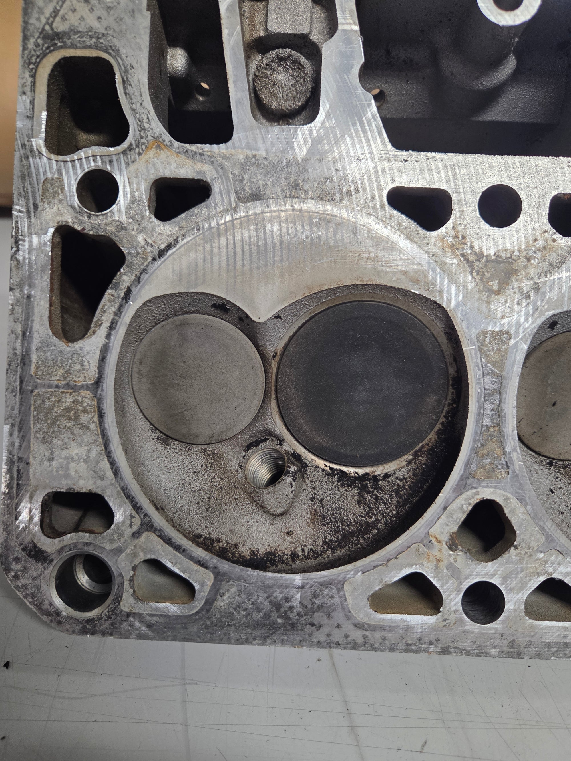 Used 806 Cylinder Head #037