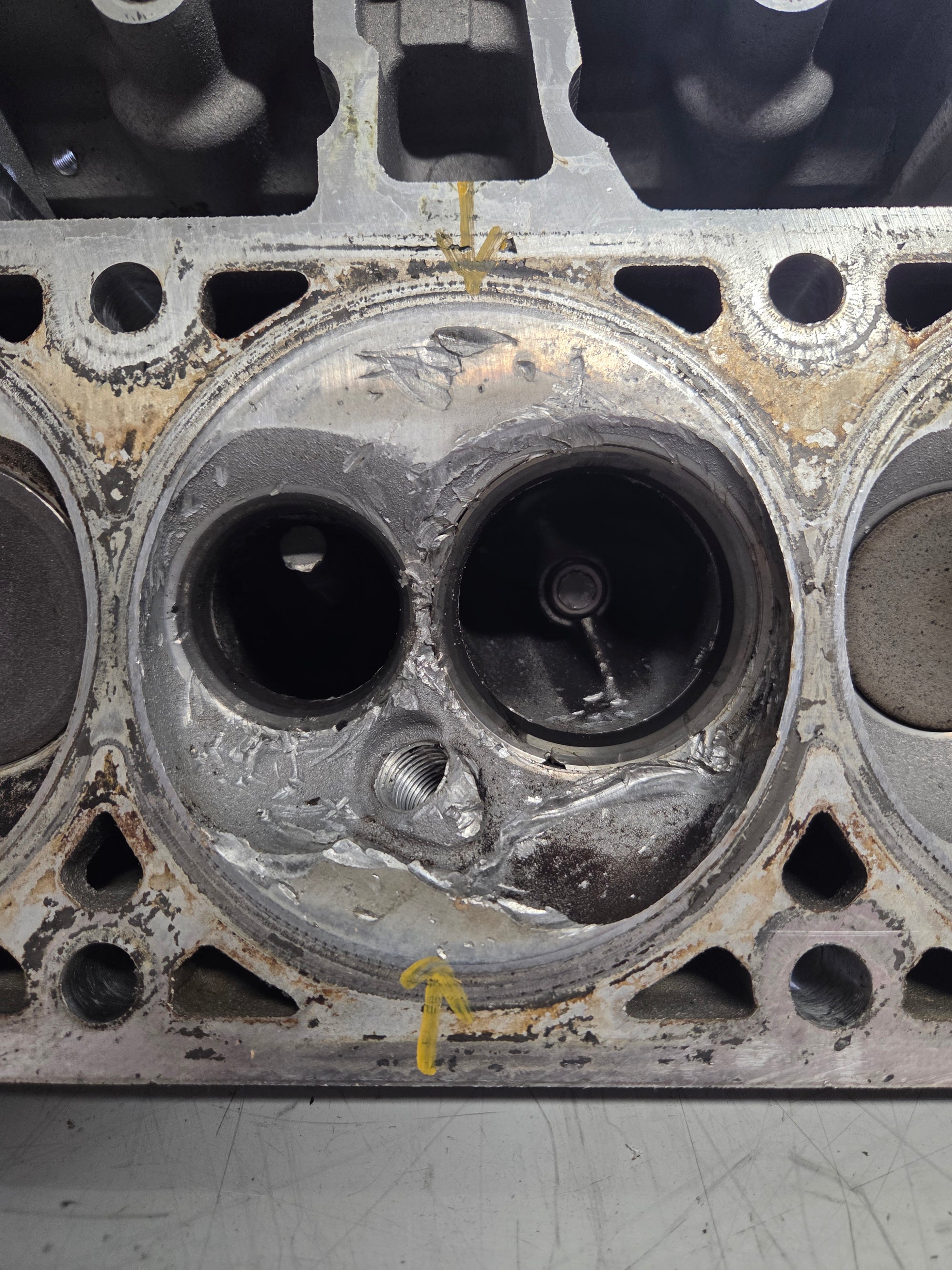 Used 823 Cylinder Head #069