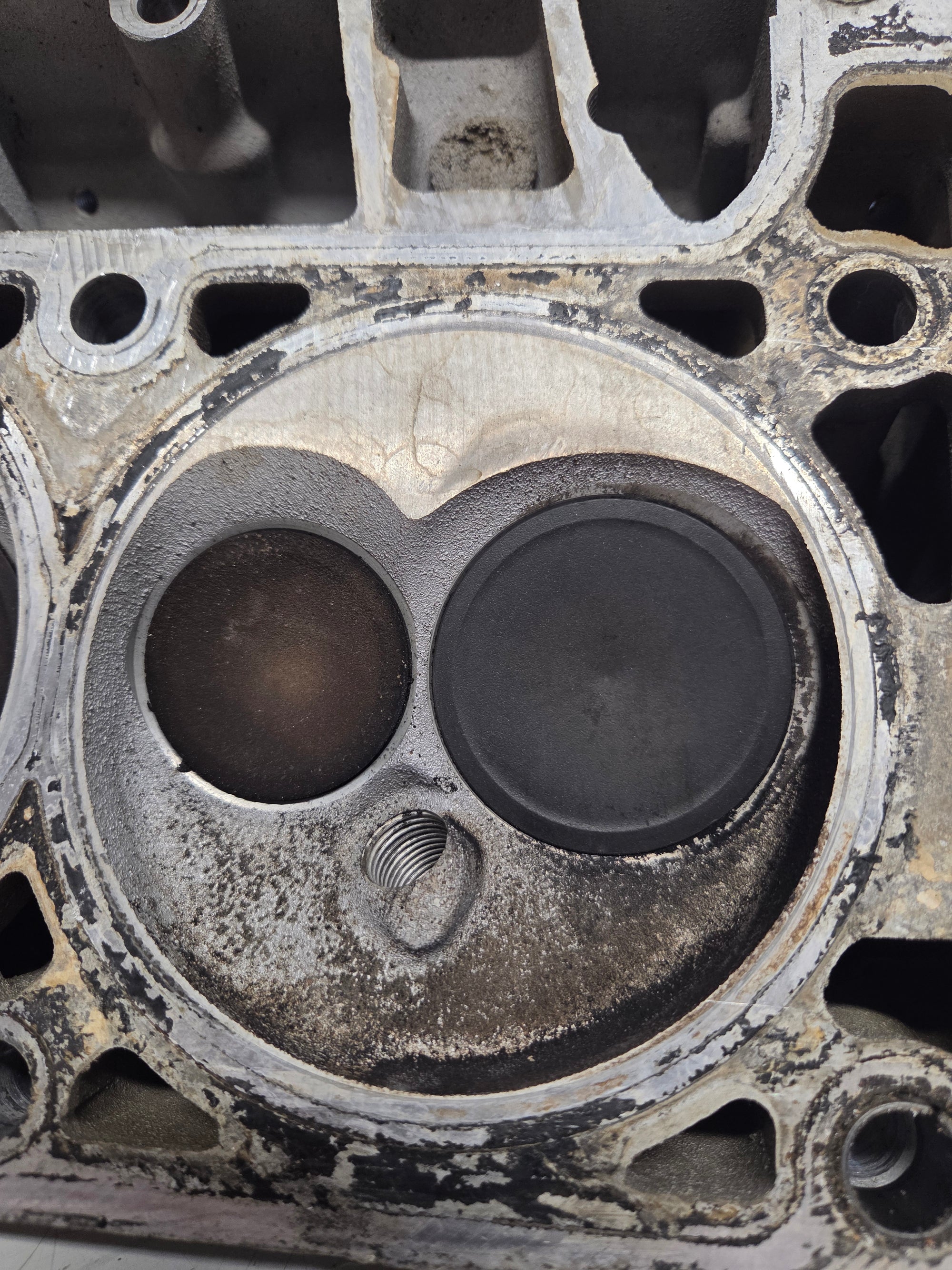 Used 317 Cylinder Head #013