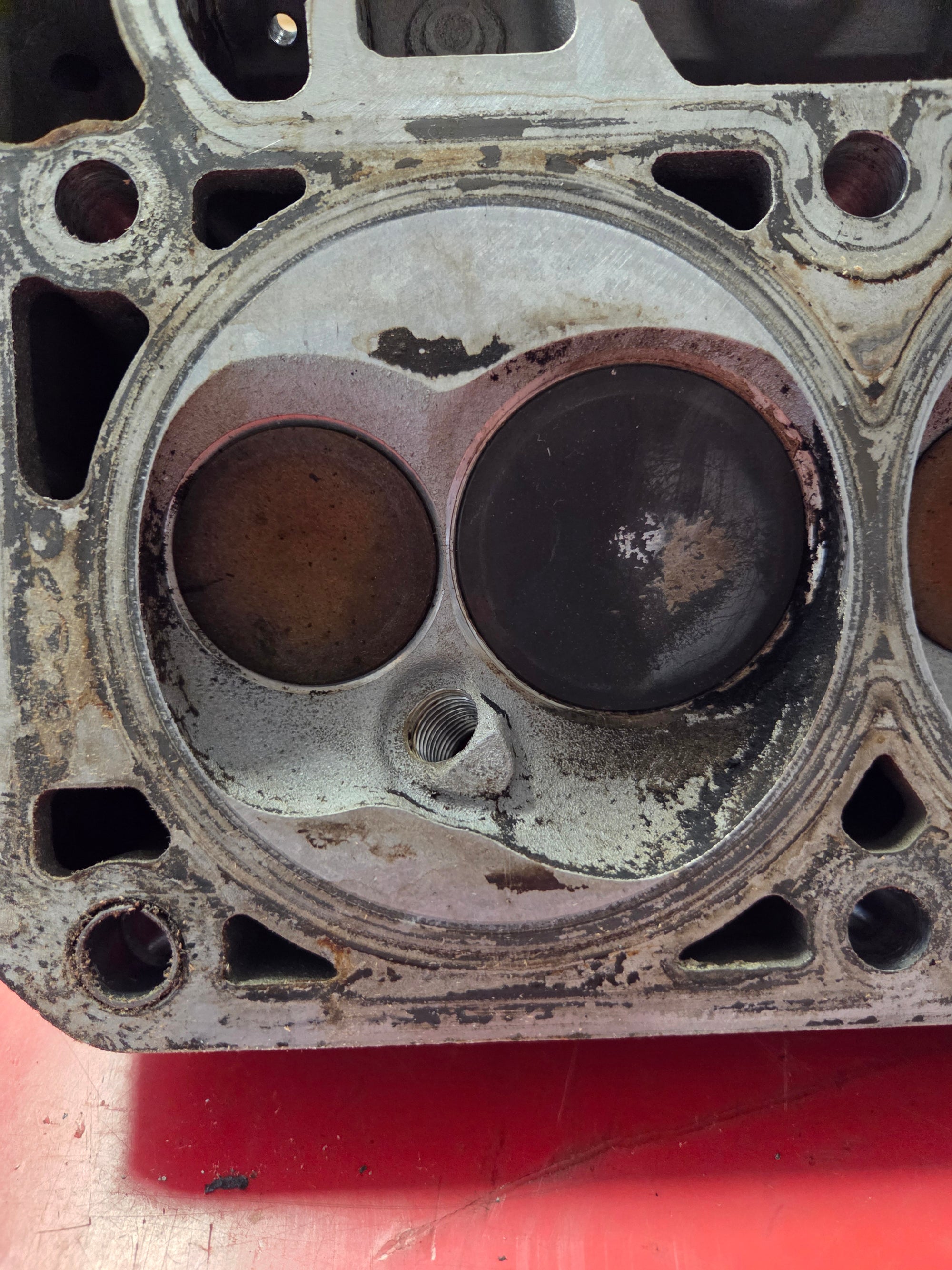 Used 823 Cylinder Head #070