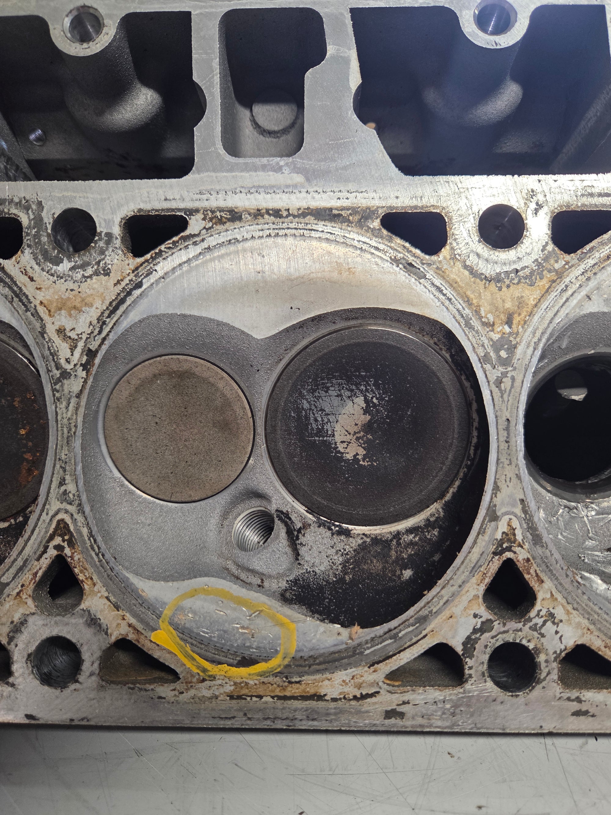 Used 823 Cylinder Head #069