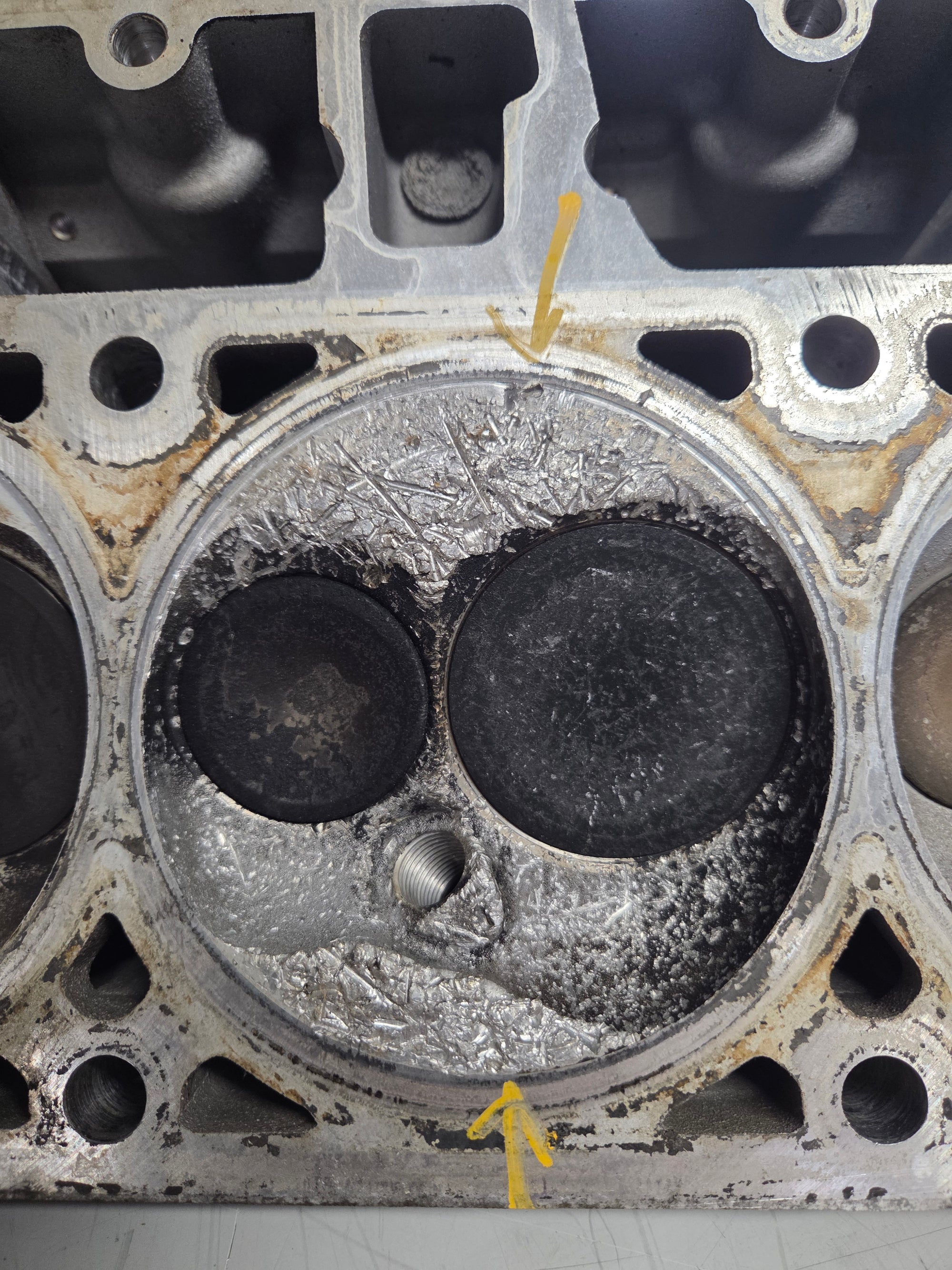 Used 823 Cylinder Head #062