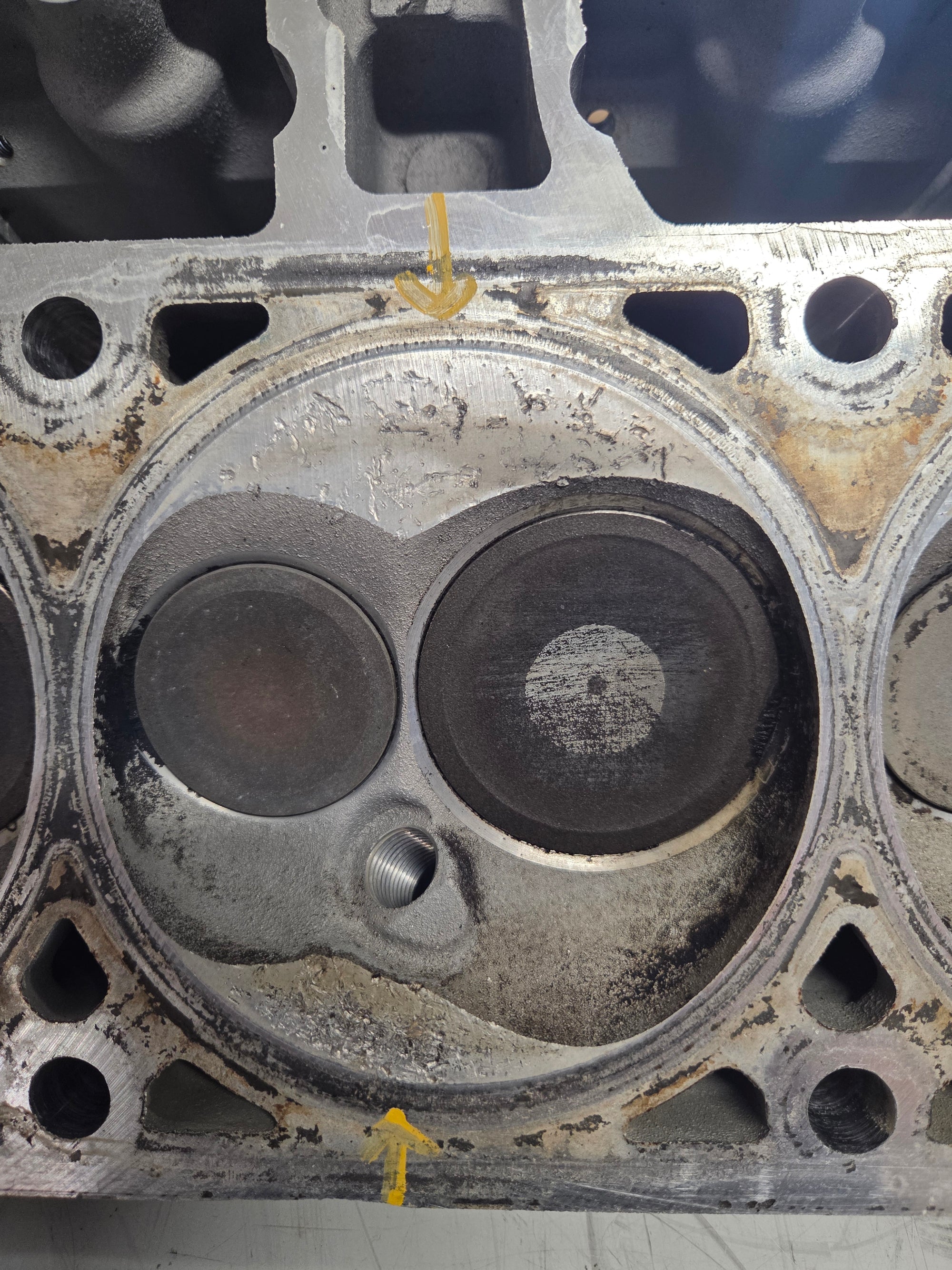 Used 823 Cylinder Head #067