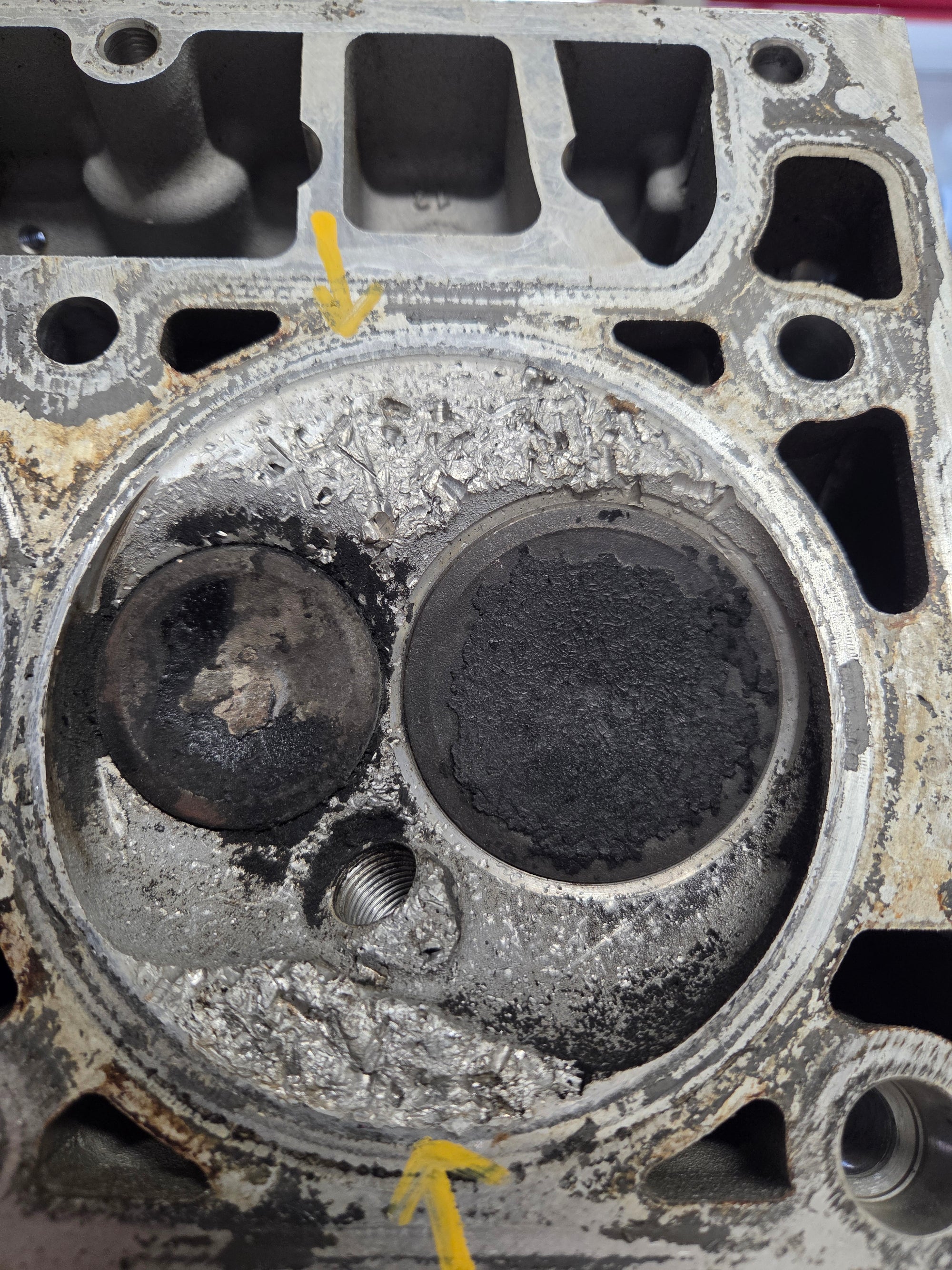 Used 823 Cylinder Head #017