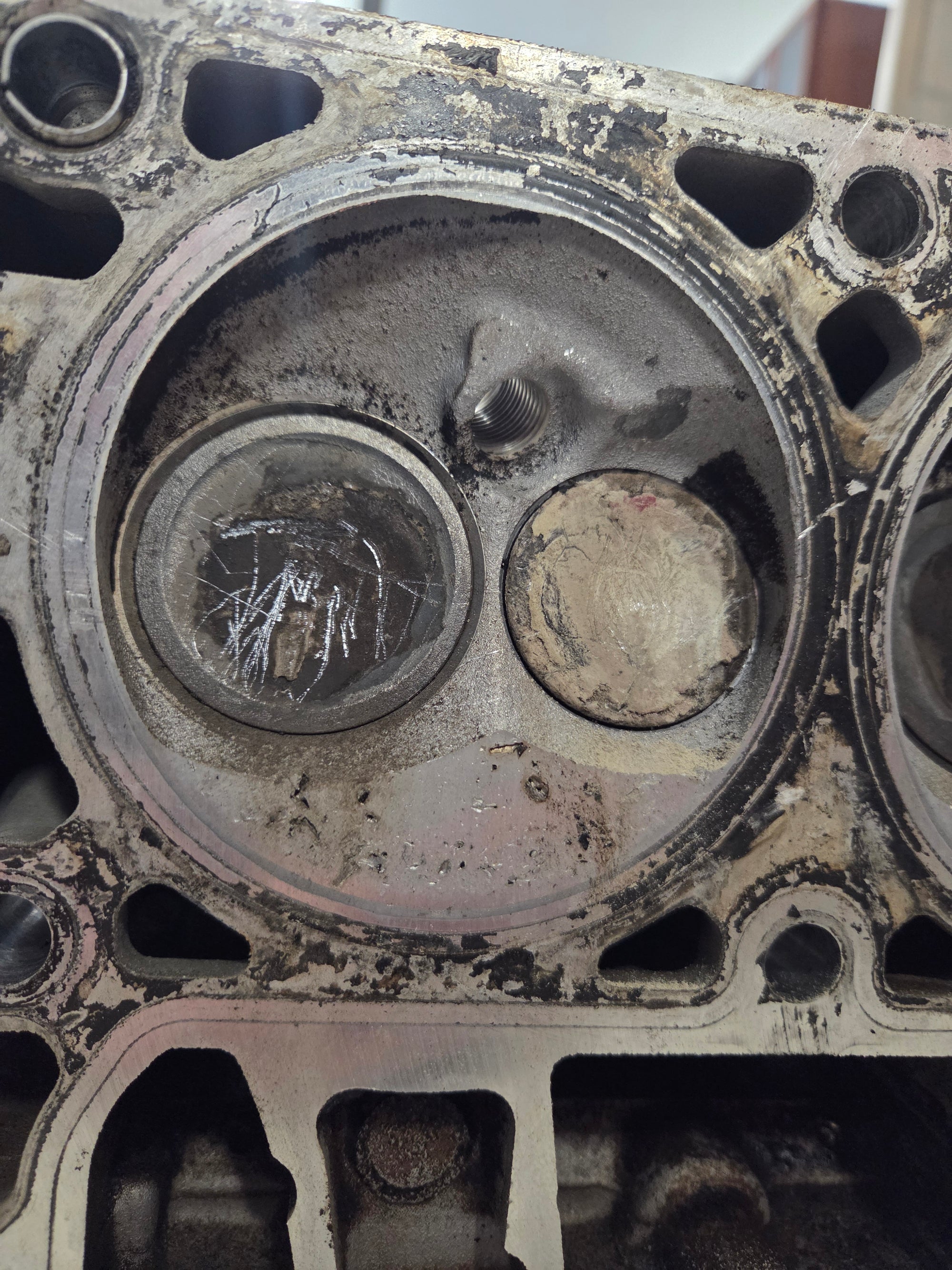 Used 862 Cylinder Head #072