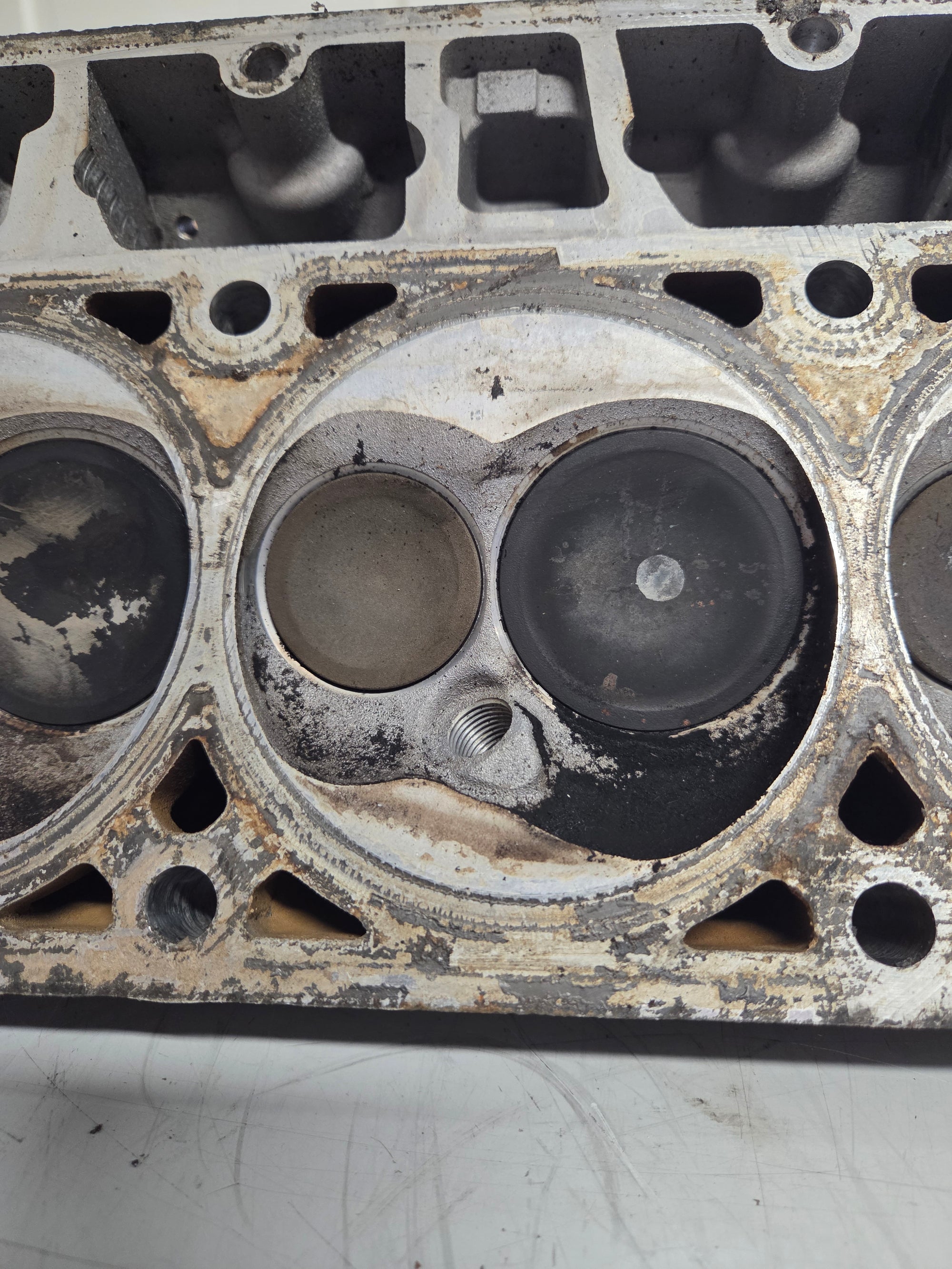 Used 823 Cylinder Head #044
