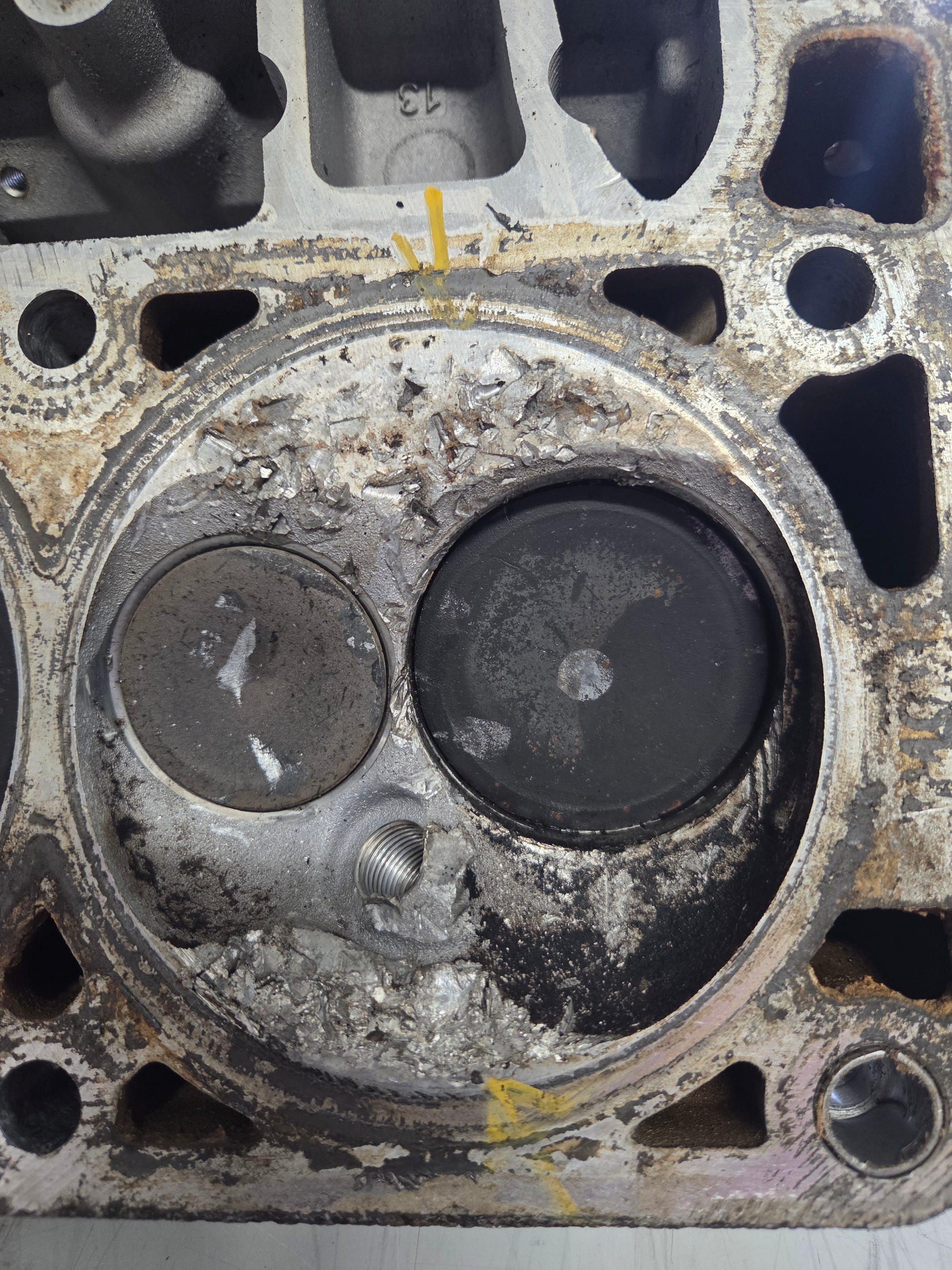 Used 823 Cylinder Head #044