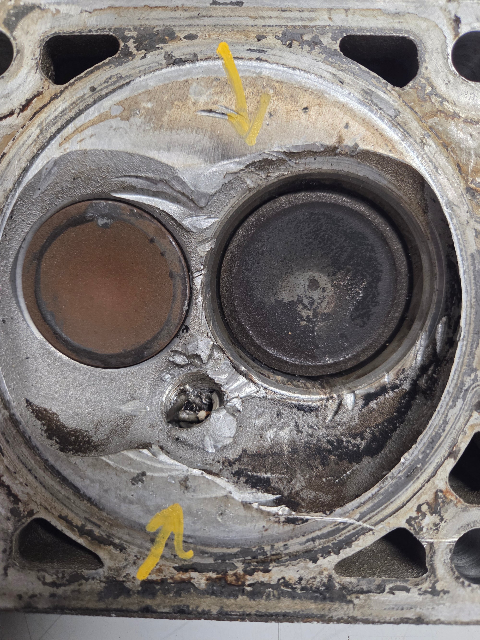 Used 823 Cylinder Head #019