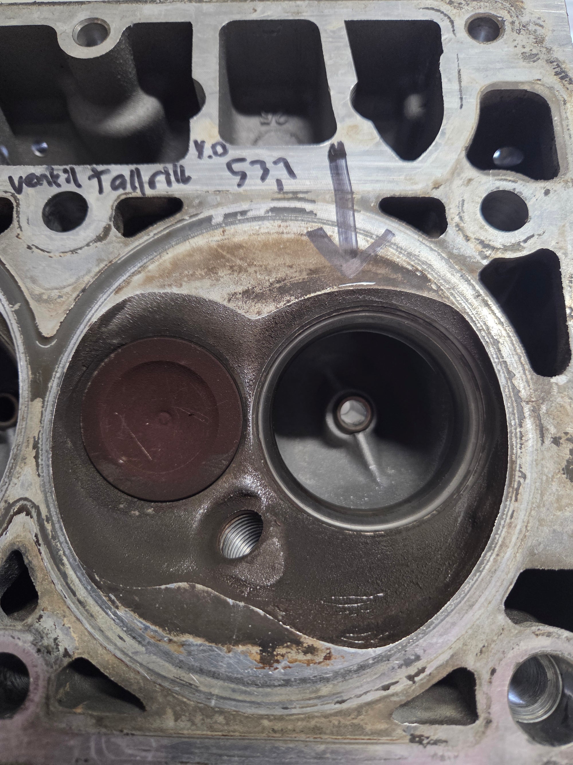 Used 823 Cylinder Head #071