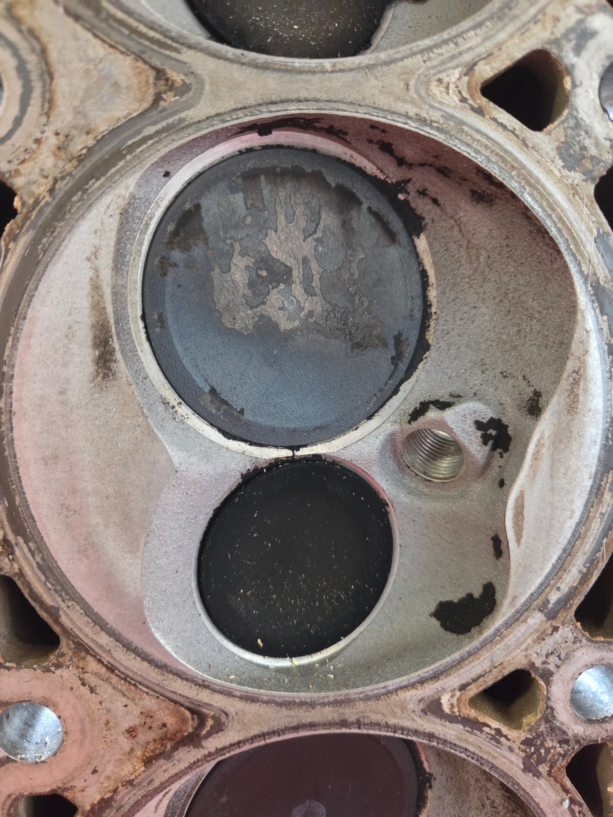 Used 823 Cylinder Head #034