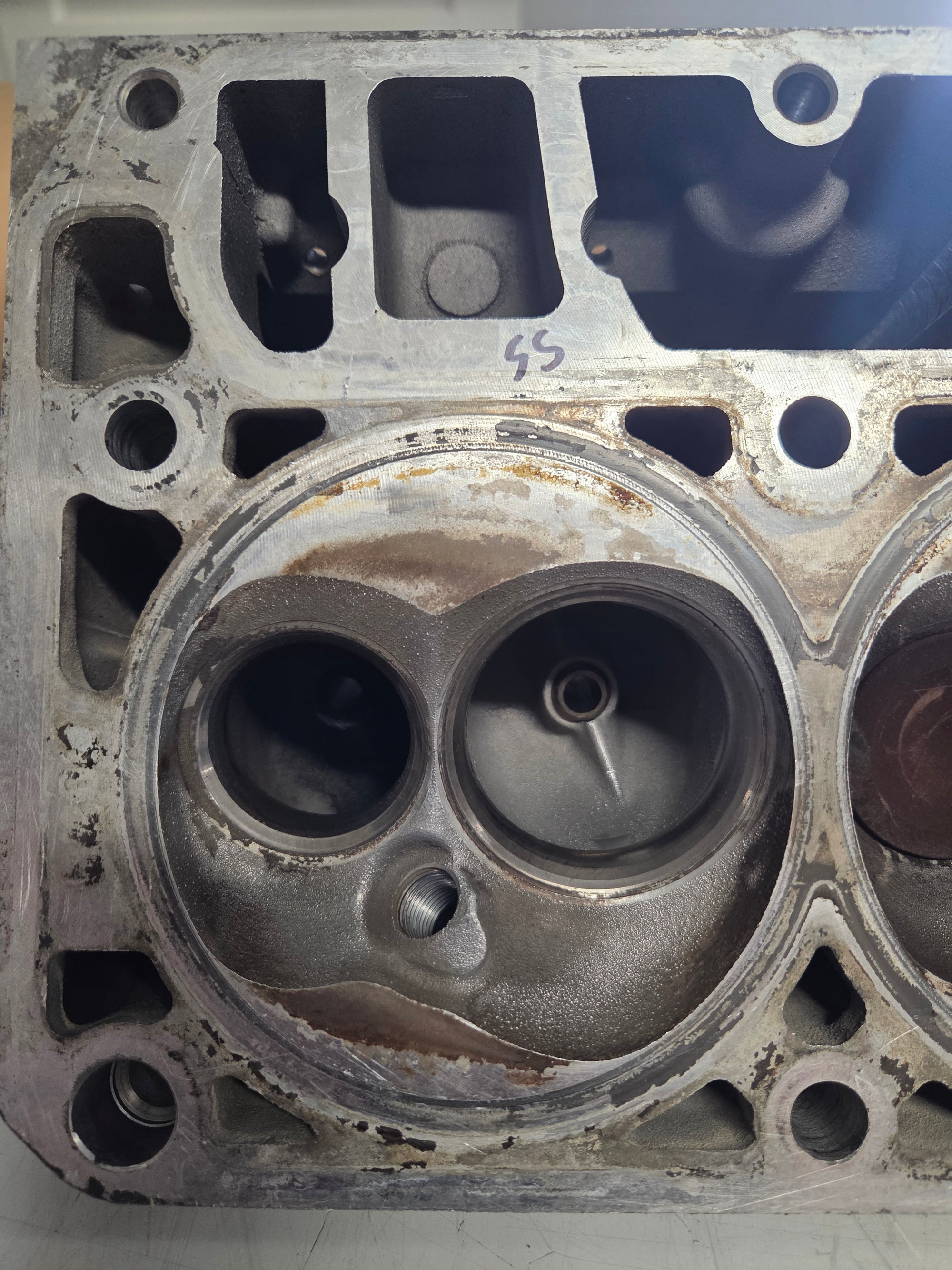 Used 823 Cylinder Head #066