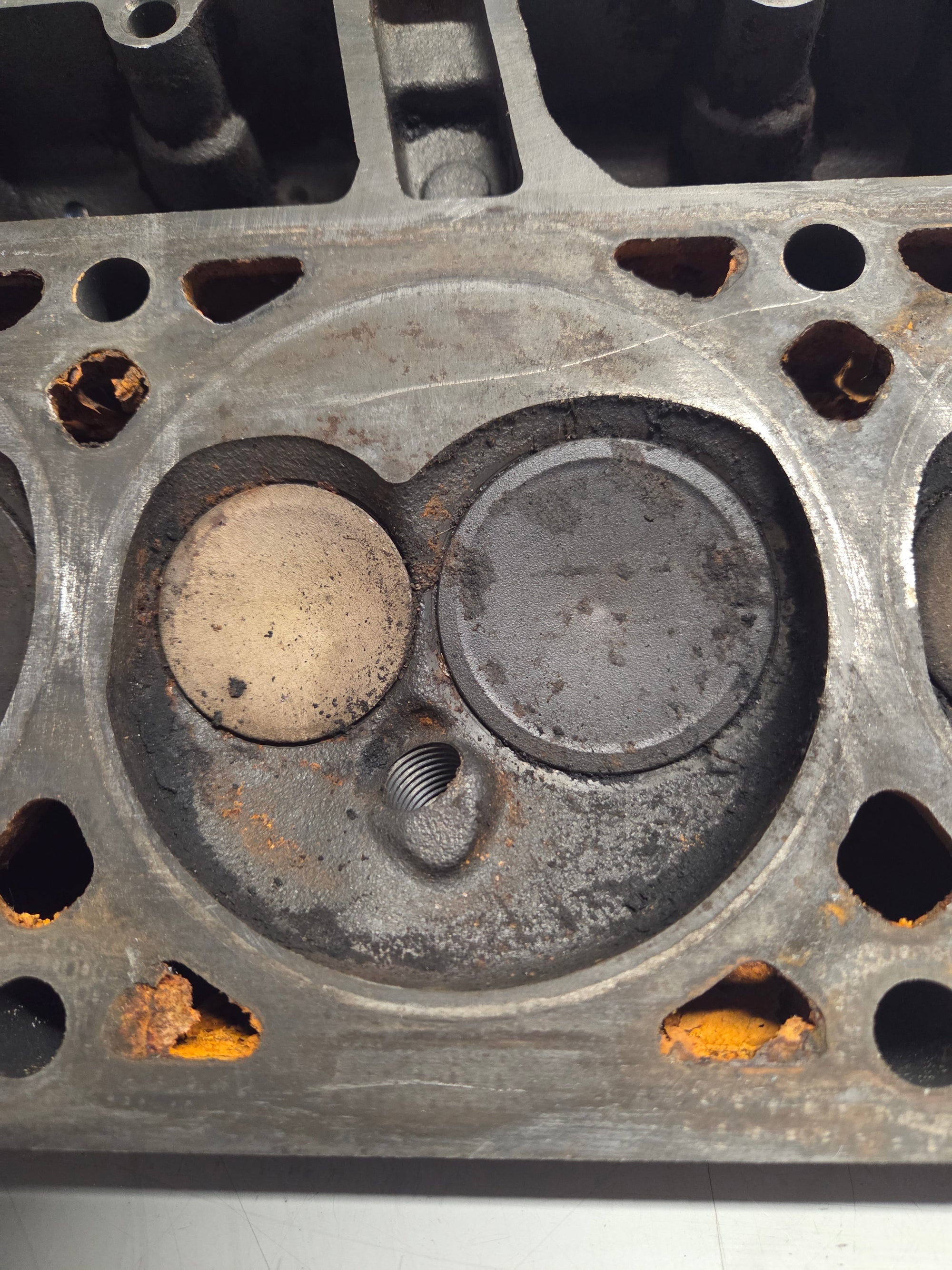 Used 873 Cylinder Head #043