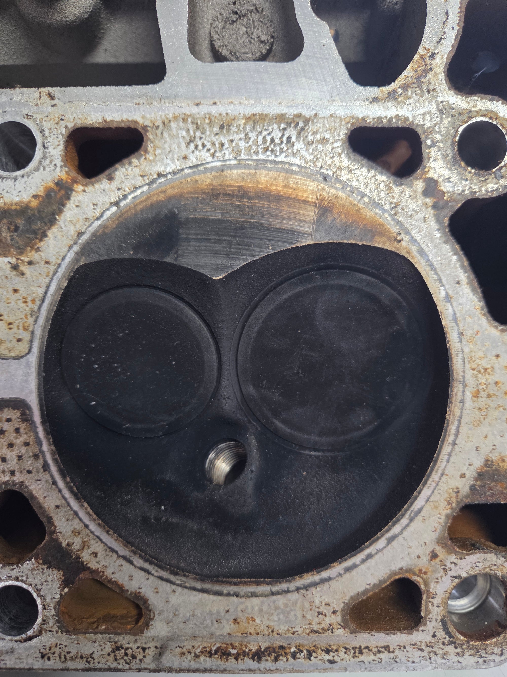 Used 862 Cylinder Head #060