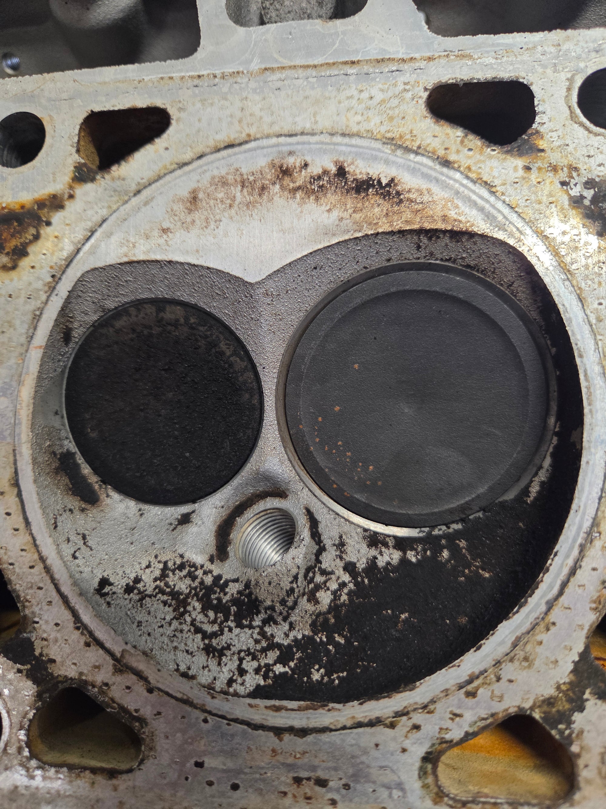 Used 862 Cylinder Head #047