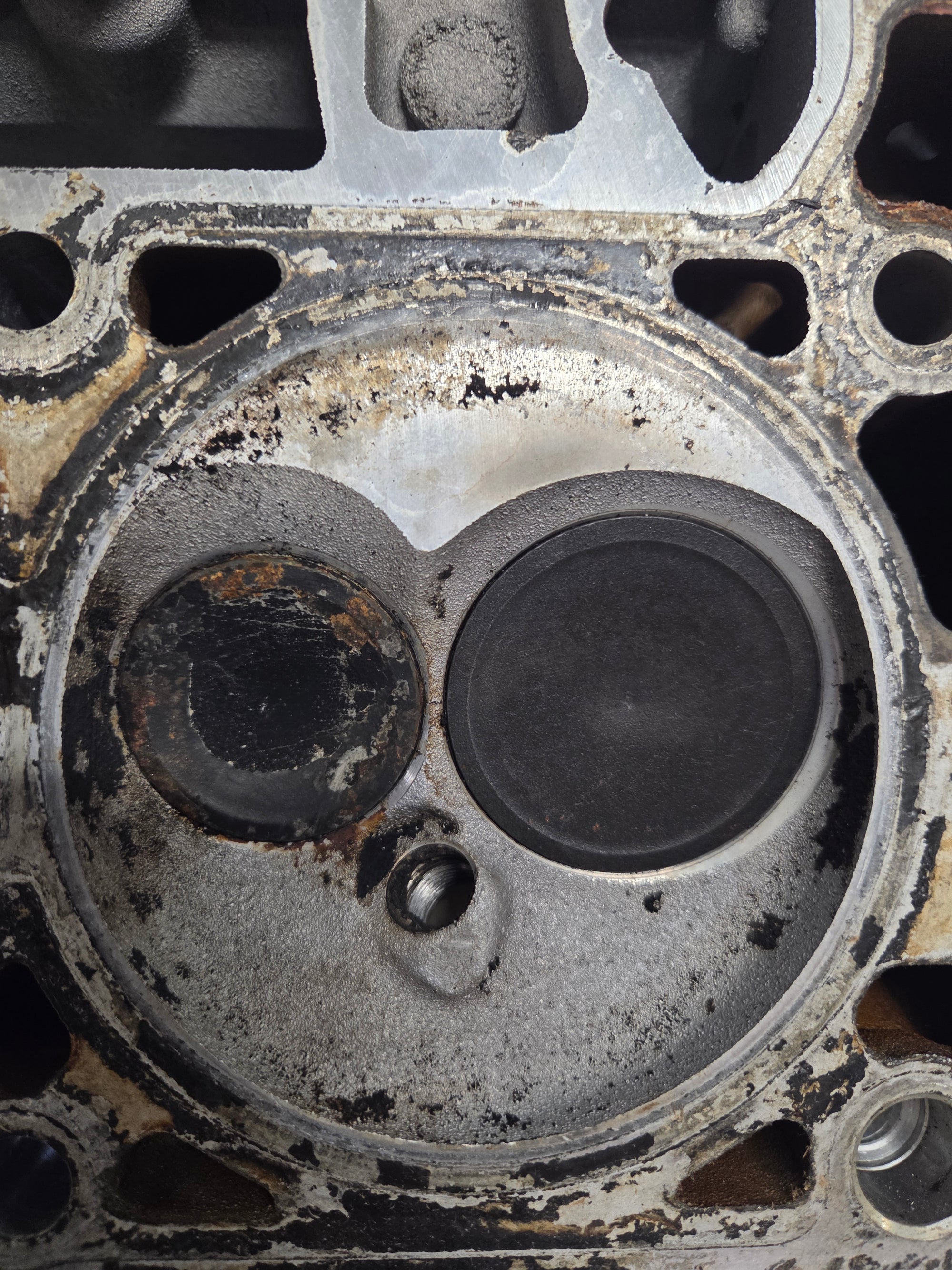 Used 317 Cylinder Head #014