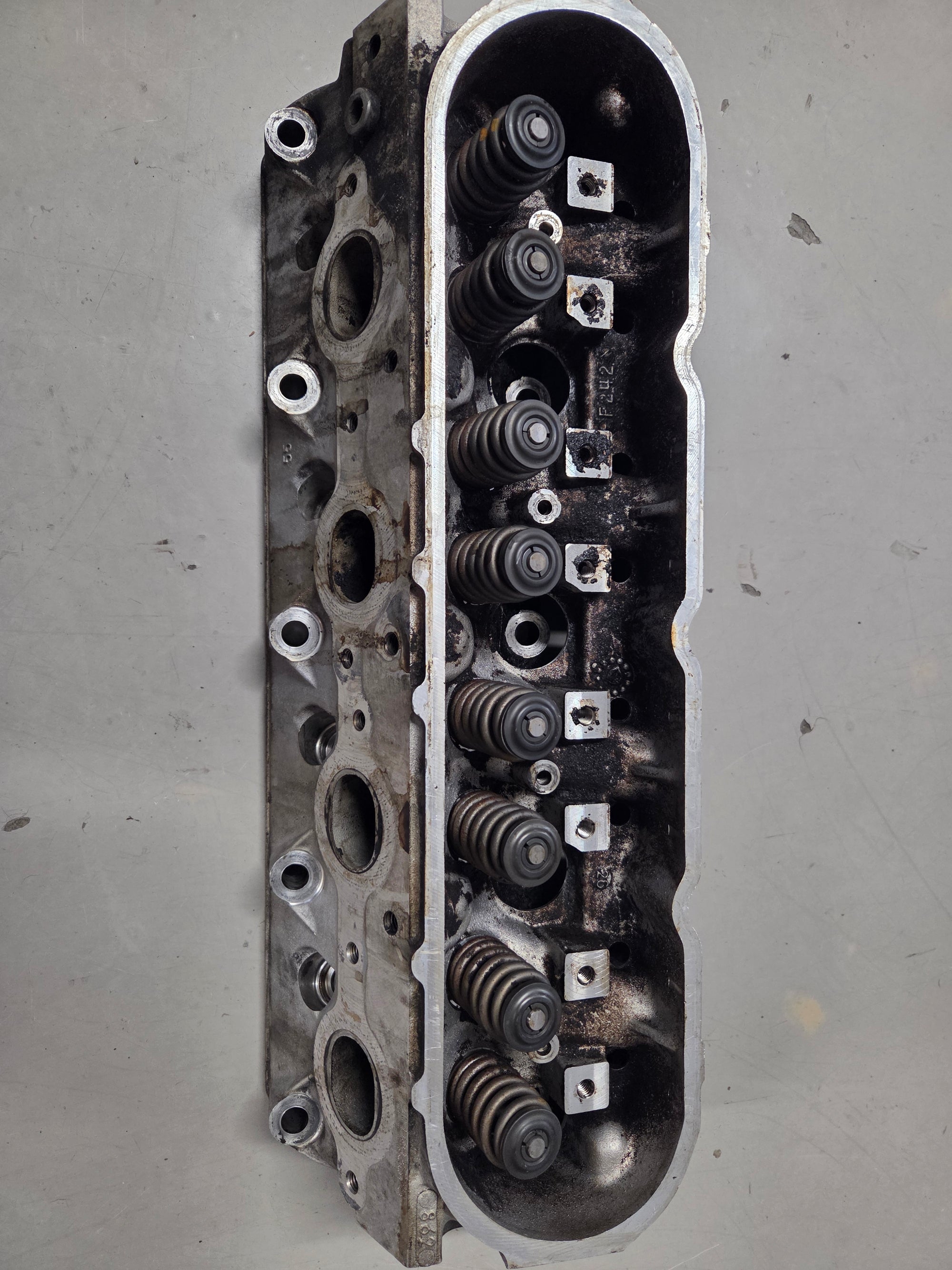 Used 862 Cylinder Head #072