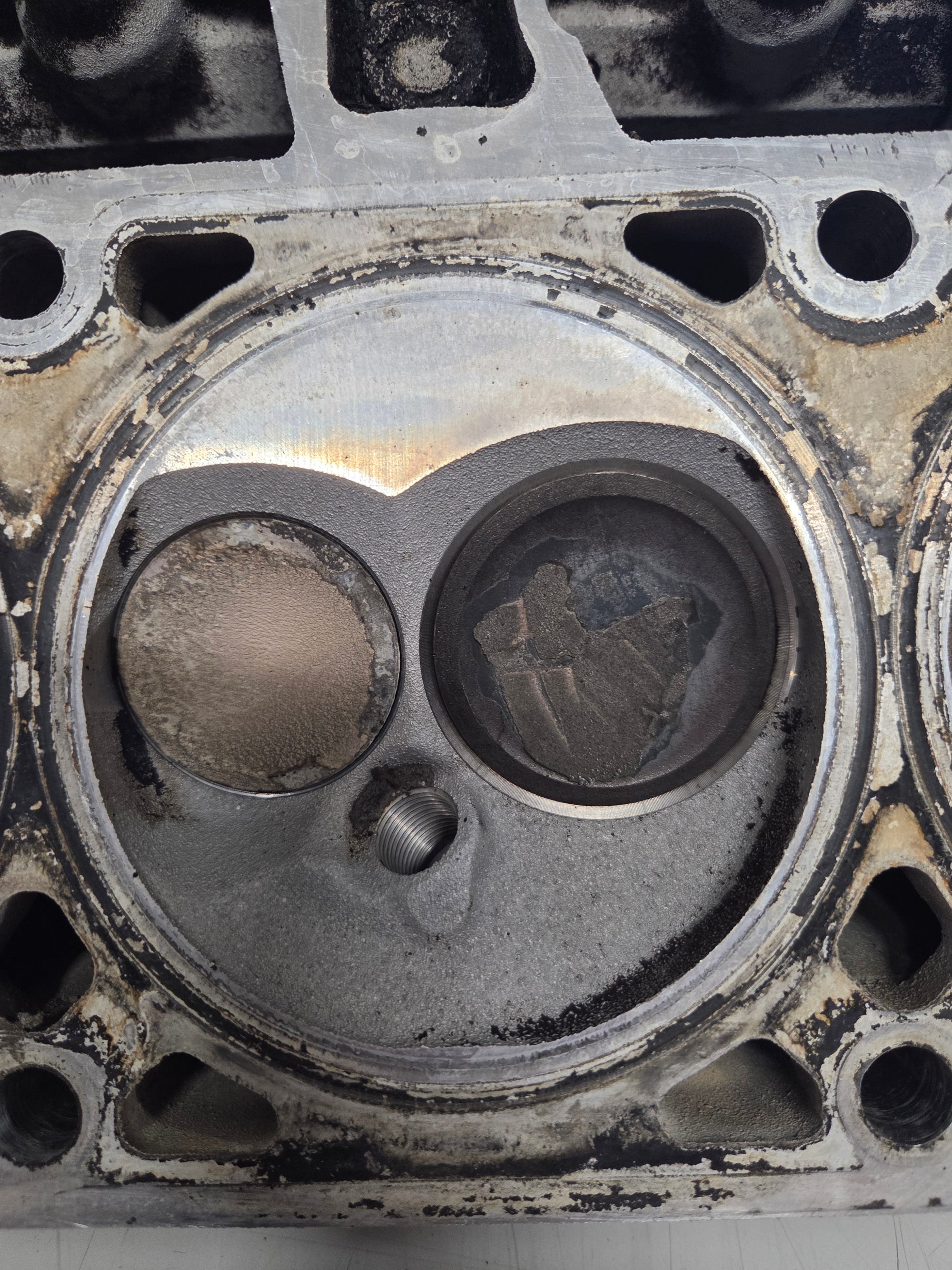 Used 862 Cylinder Head #029