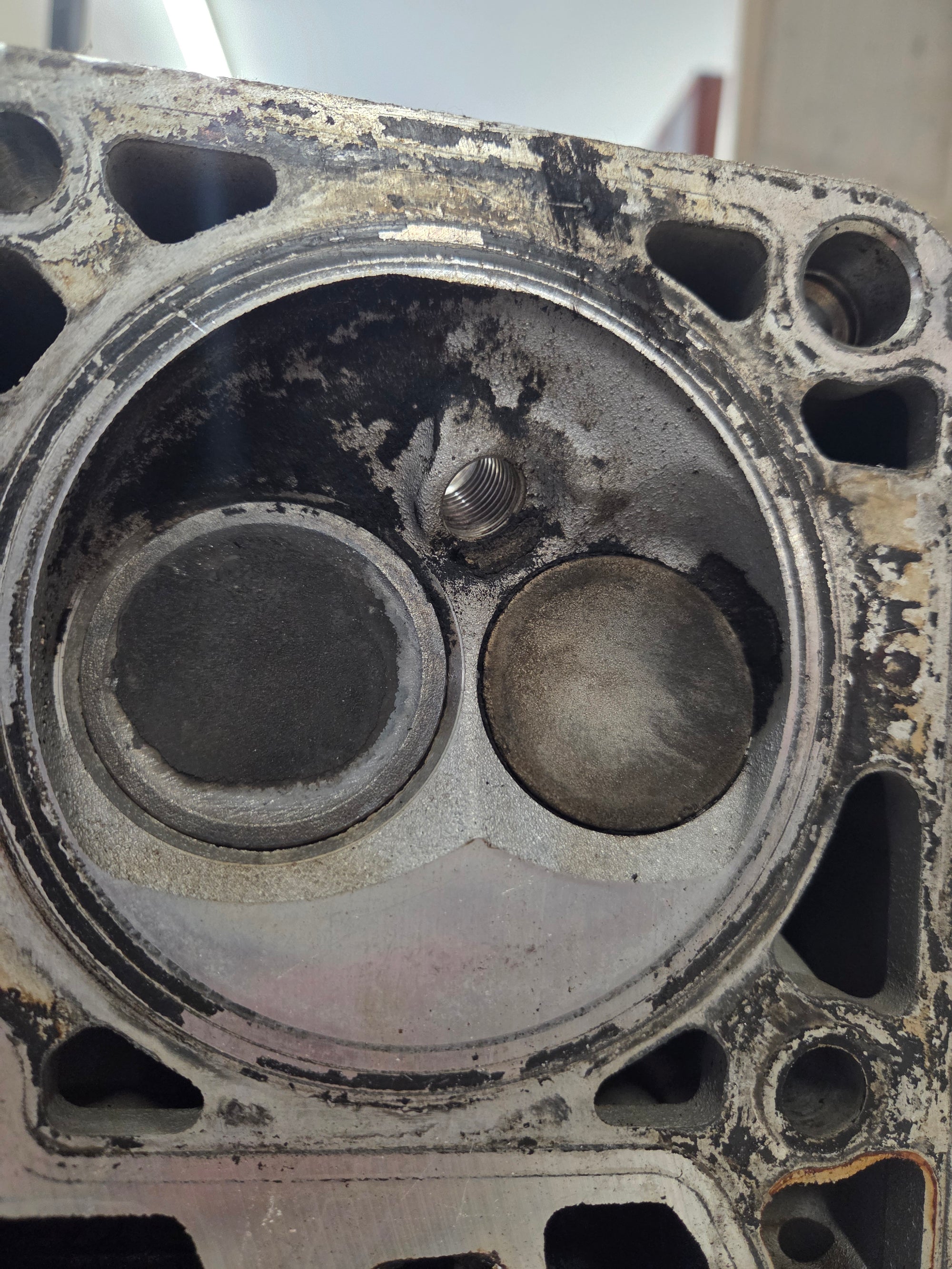 Used 862 Cylinder Head #072