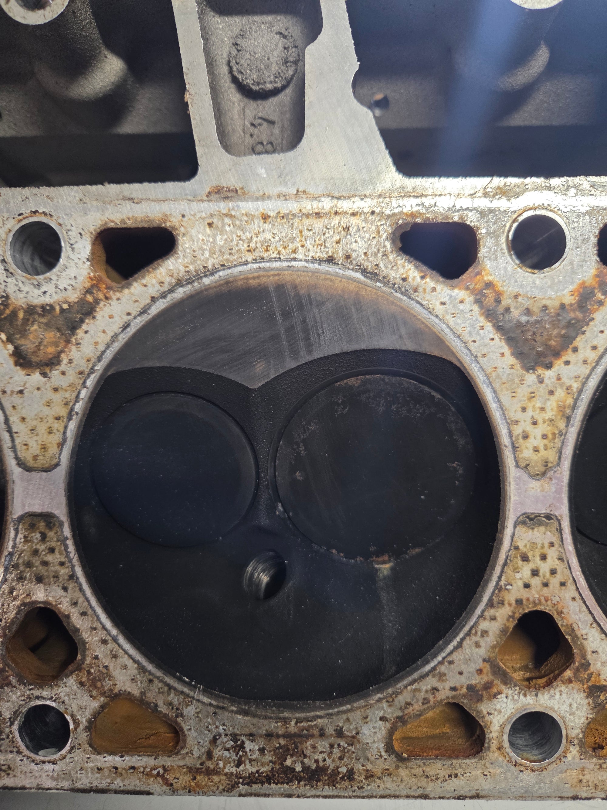 Used 862 Cylinder Head #060