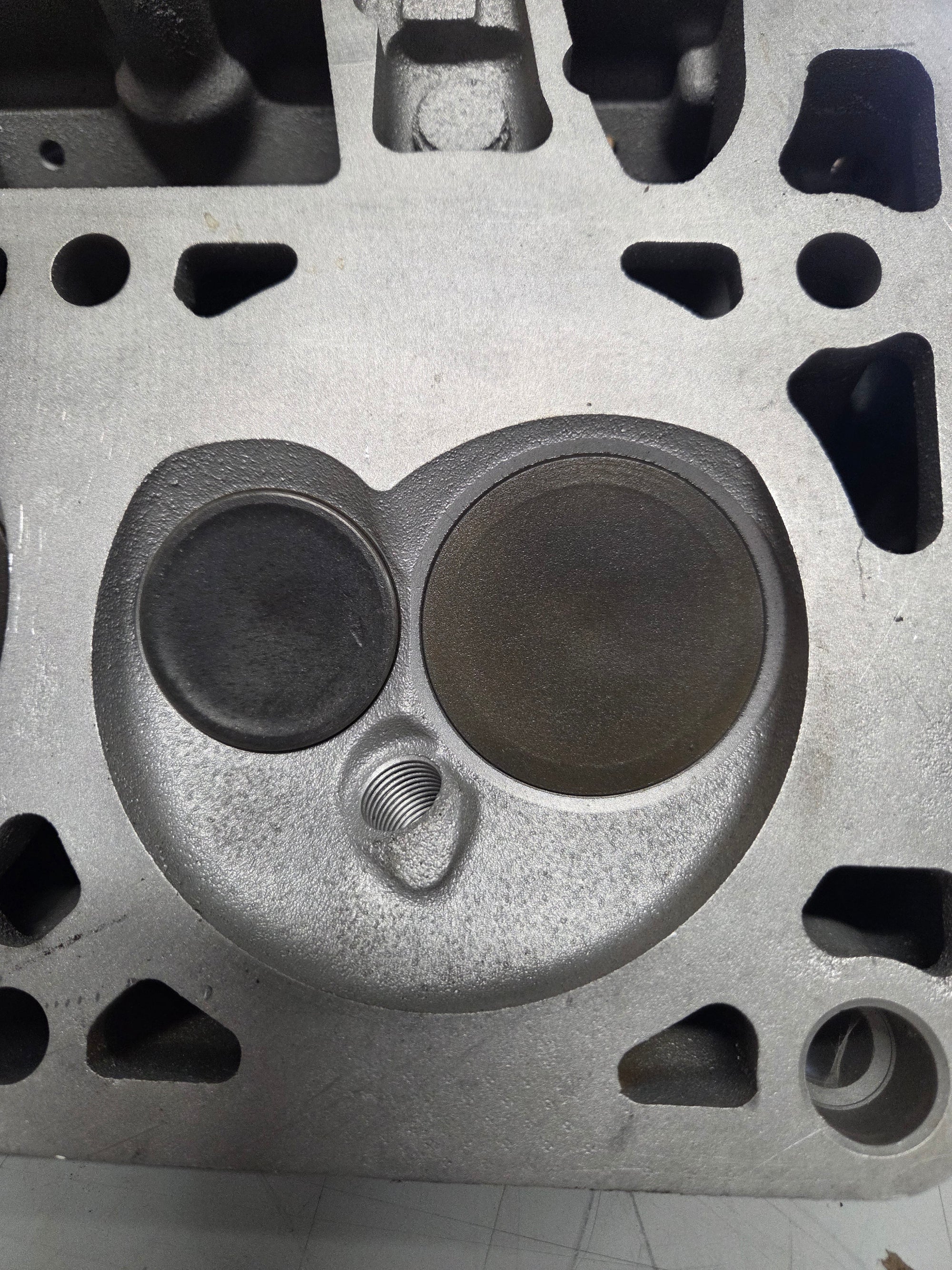 Used 806 Cylinder Head #025
