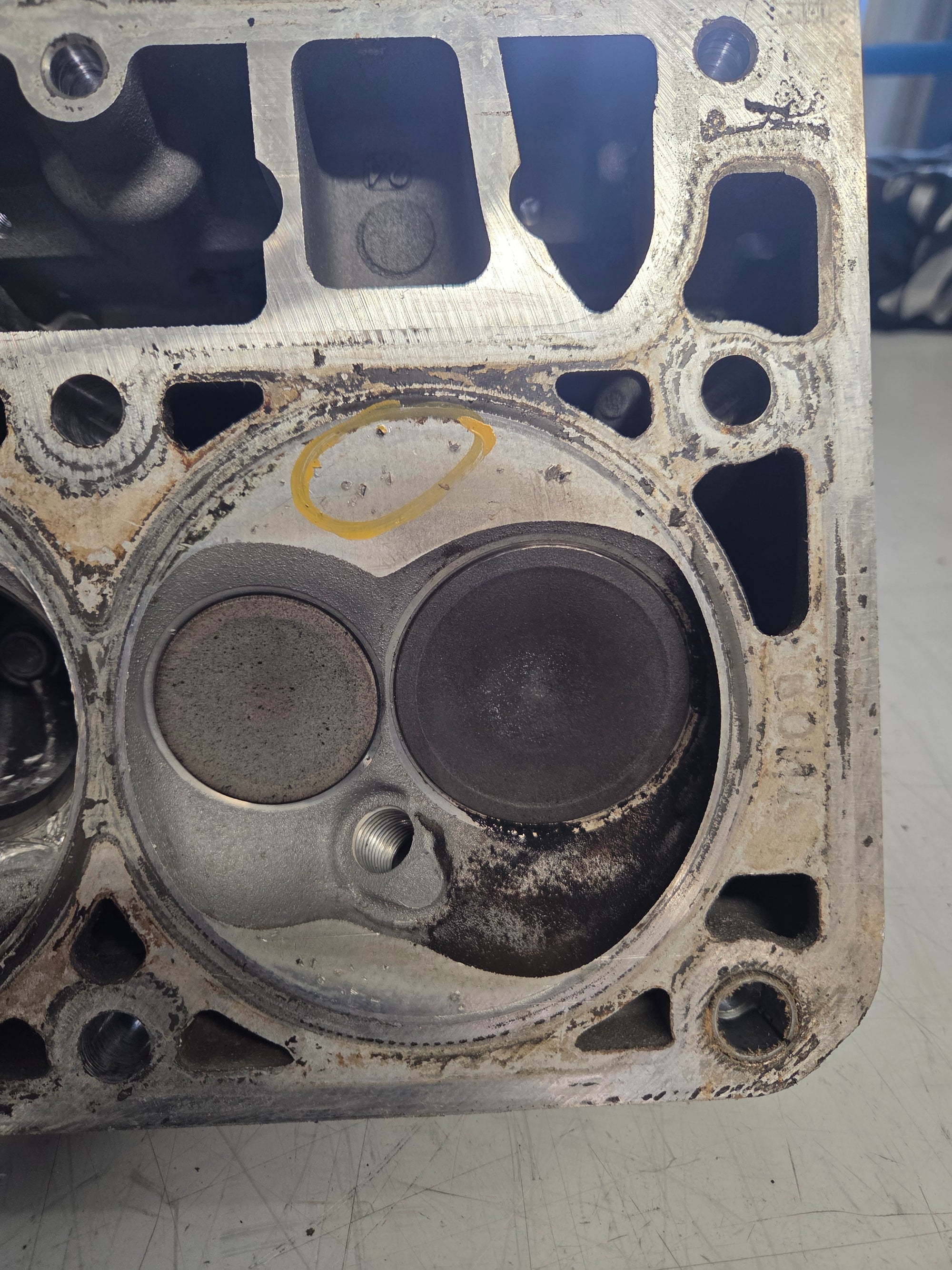 Used 823 Cylinder Head #069