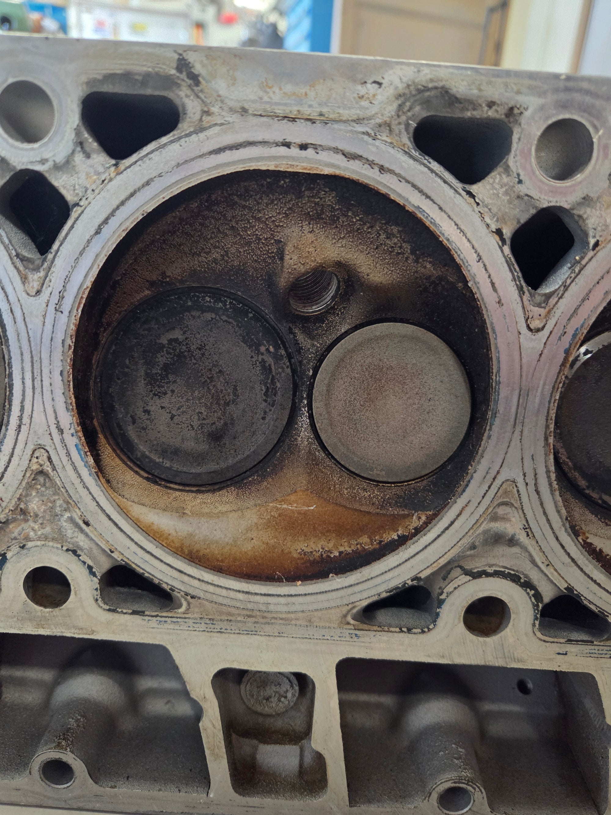 Used 862 Cylinder Head #073