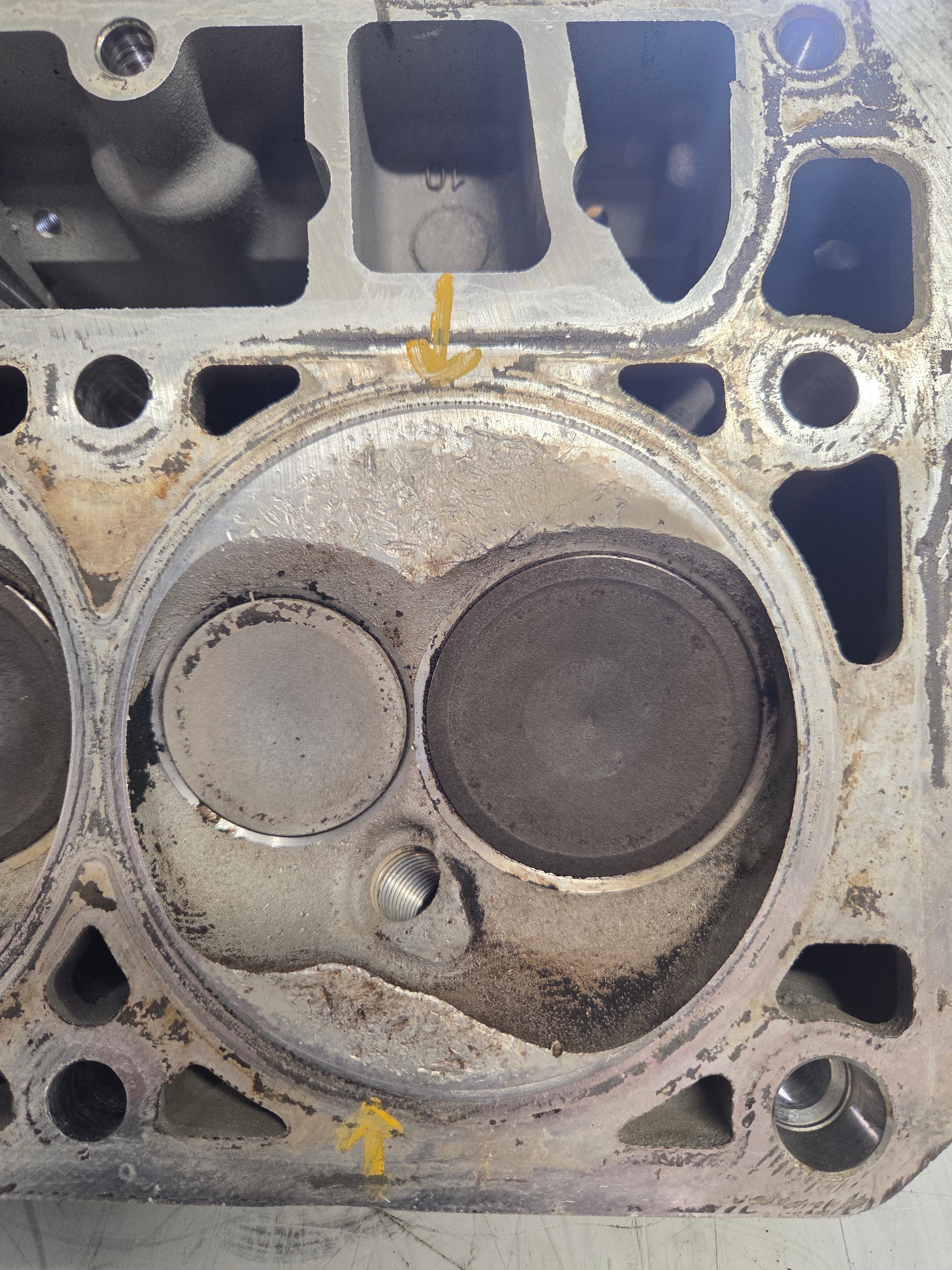Used 823 Cylinder Head #067
