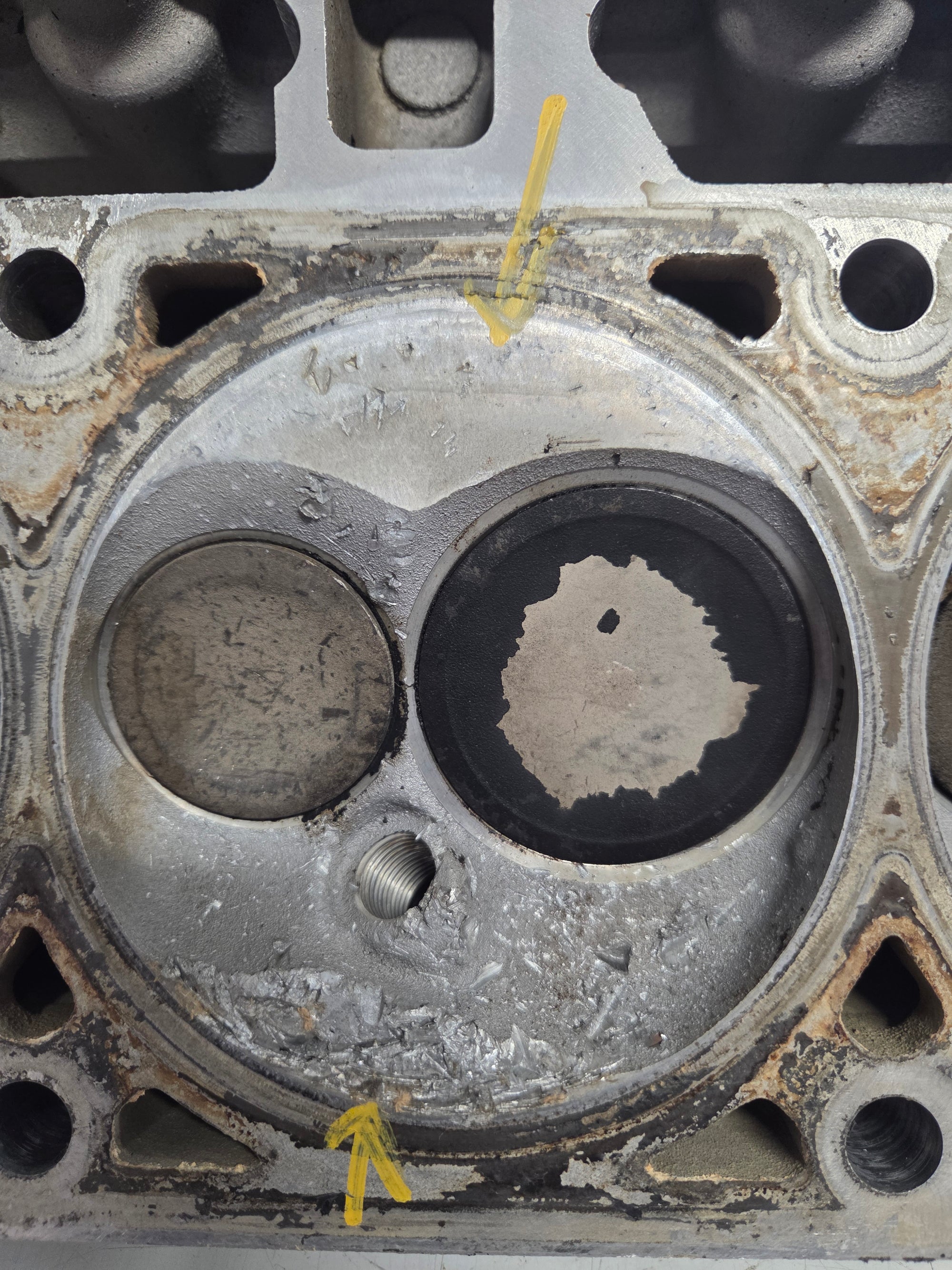 Used 823 Cylinder Head #035