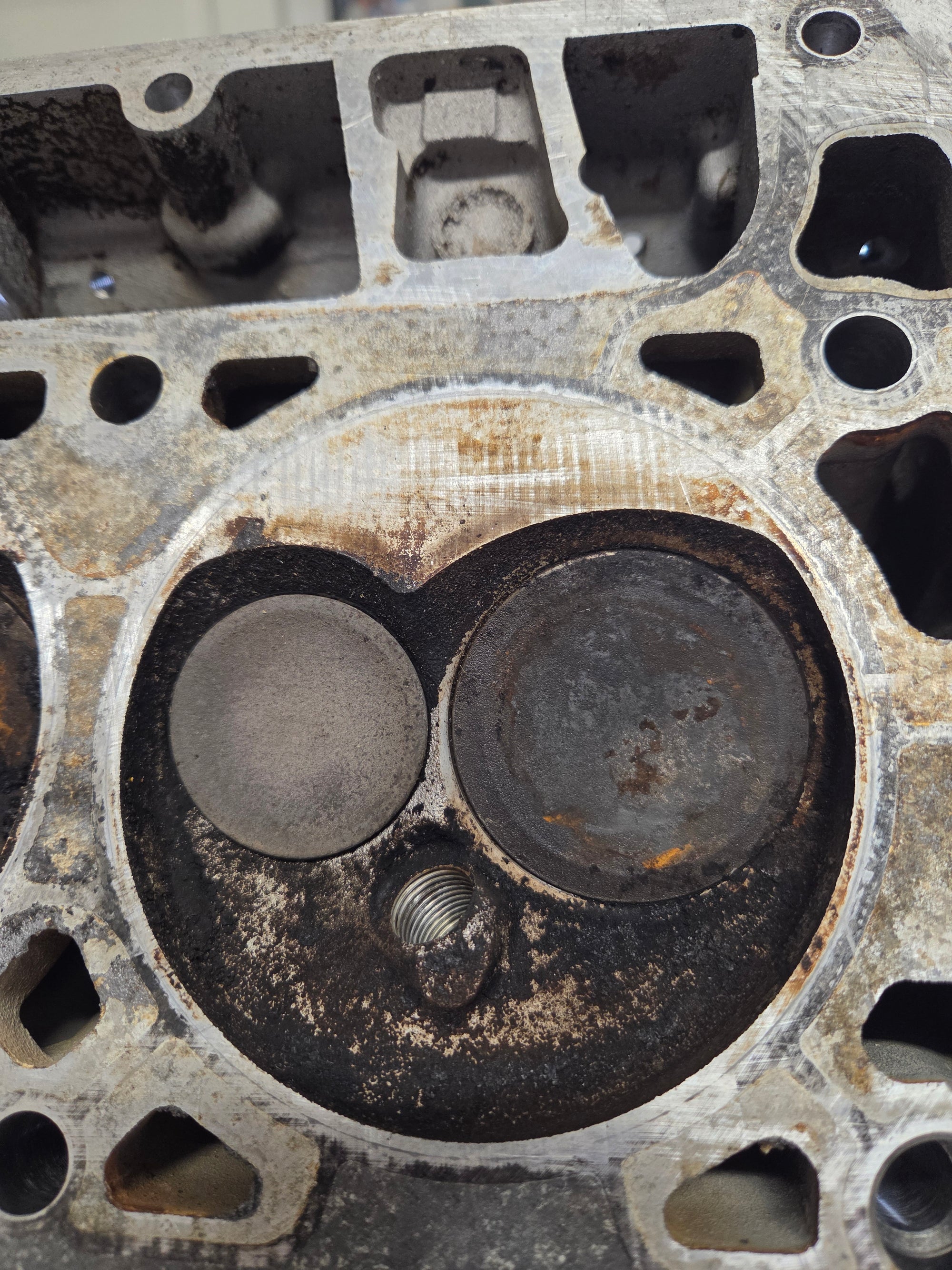 Used 806 Cylinder Head #052