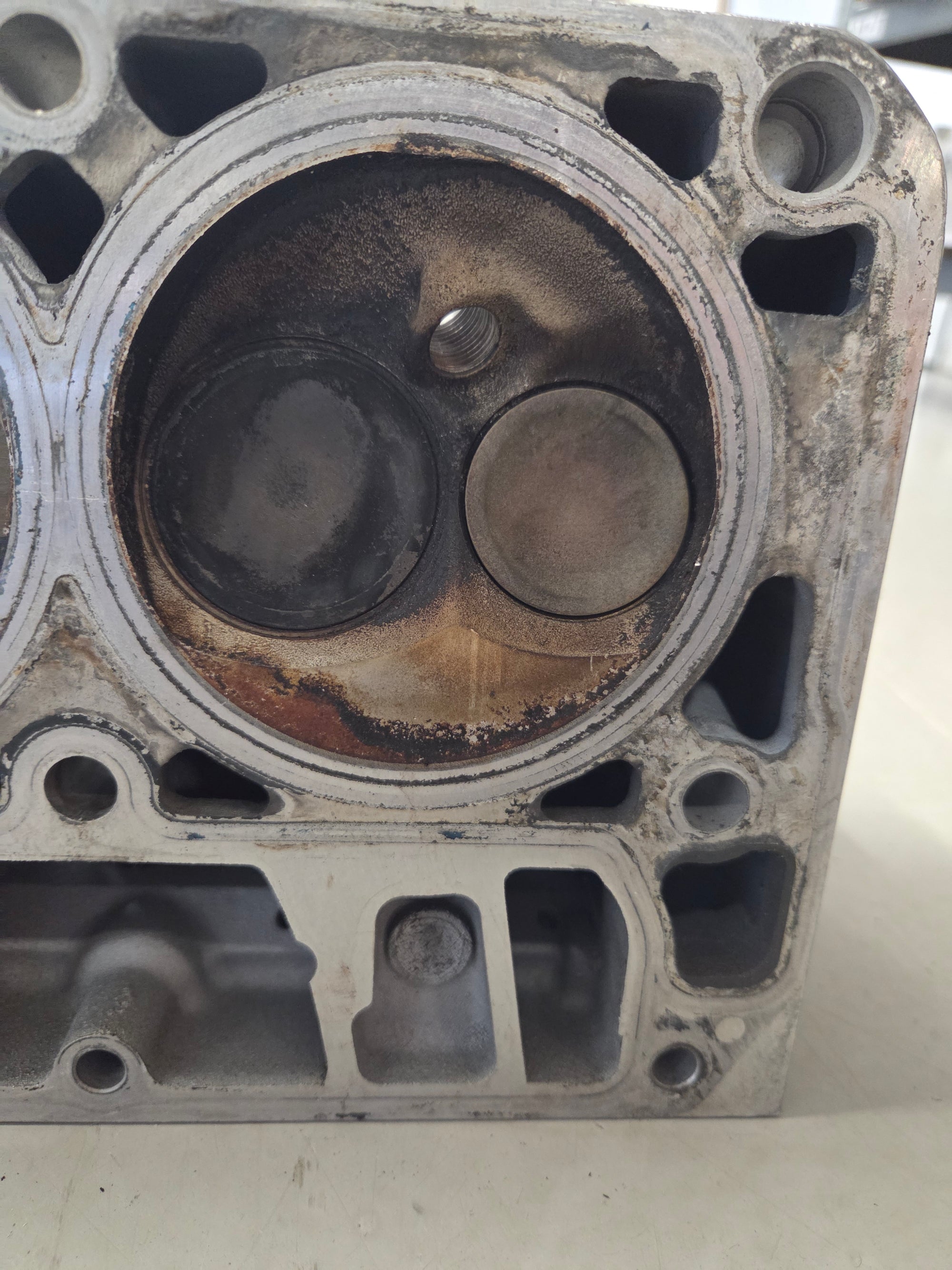 Used 862 Cylinder Head #073
