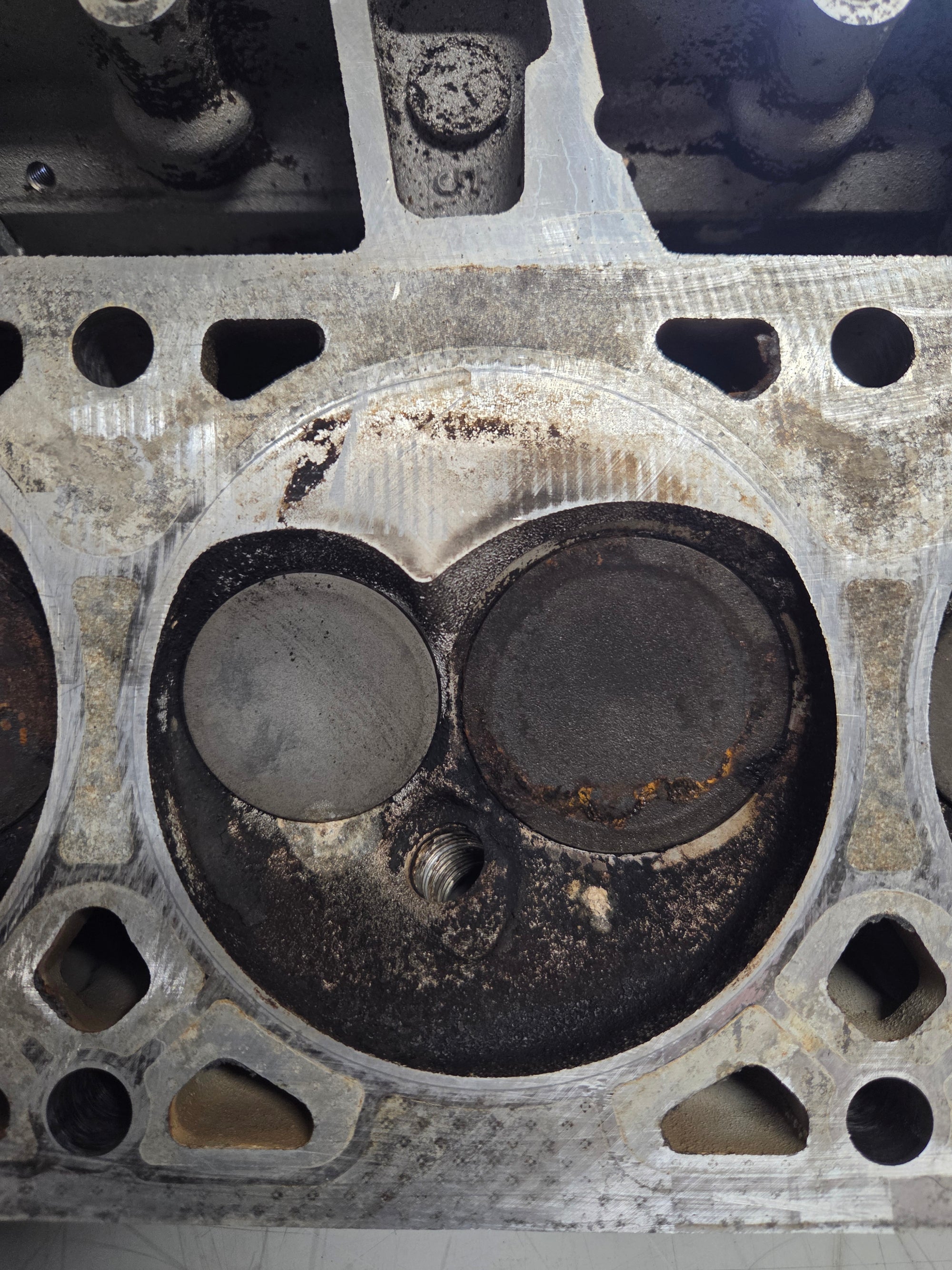 Used 806 Cylinder Head #052