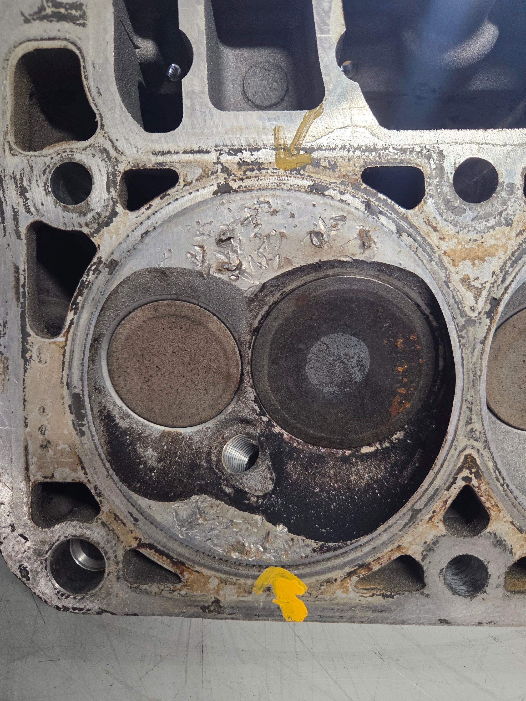 Used 823 Cylinder Head #069