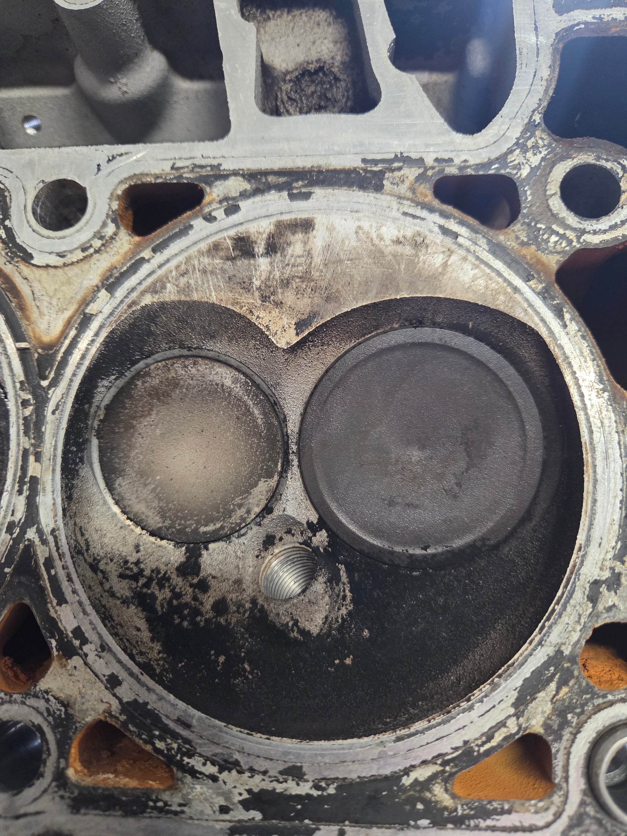 Used 317 Cylinder Head #061