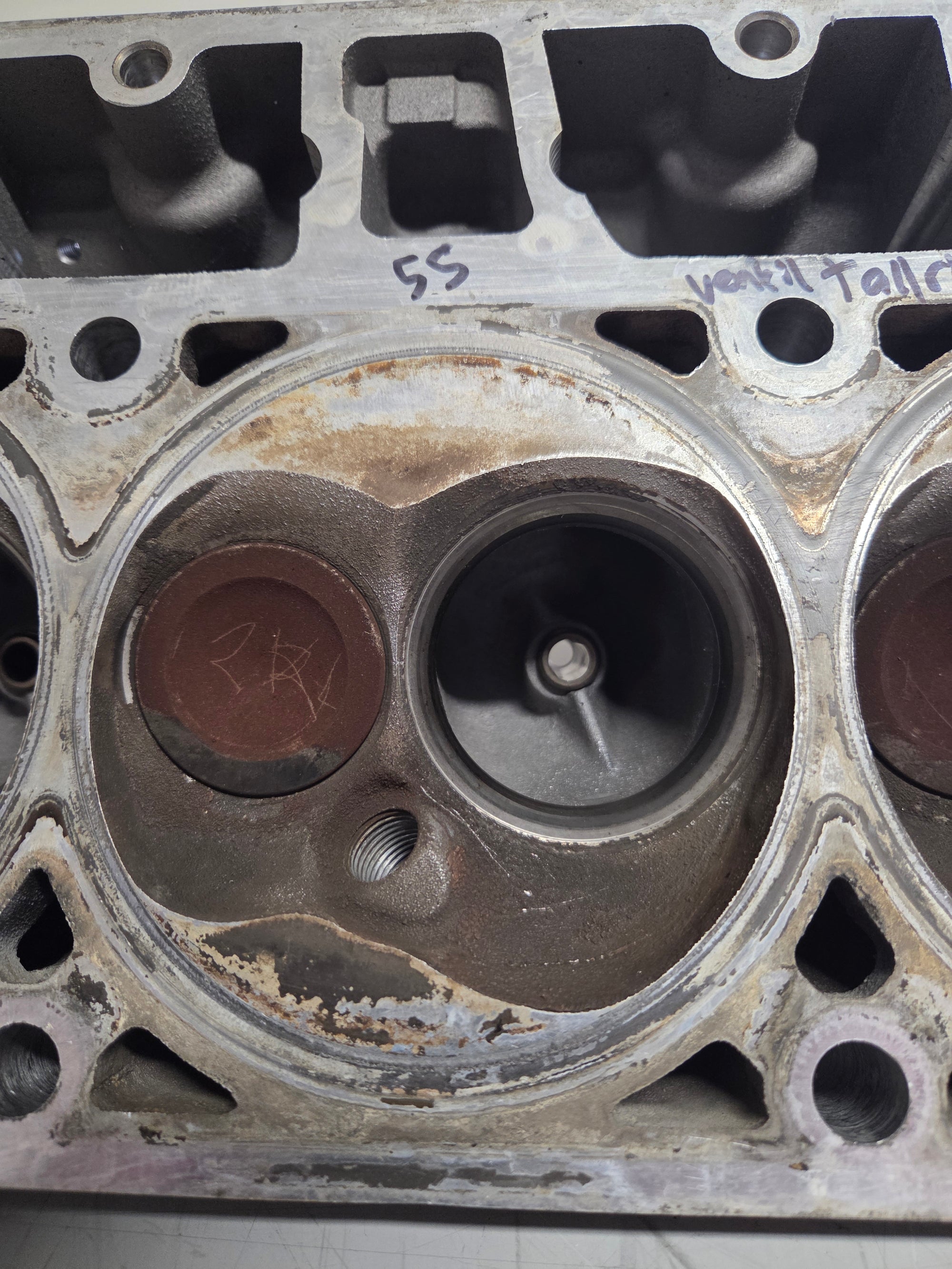 Used 823 Cylinder Head #071