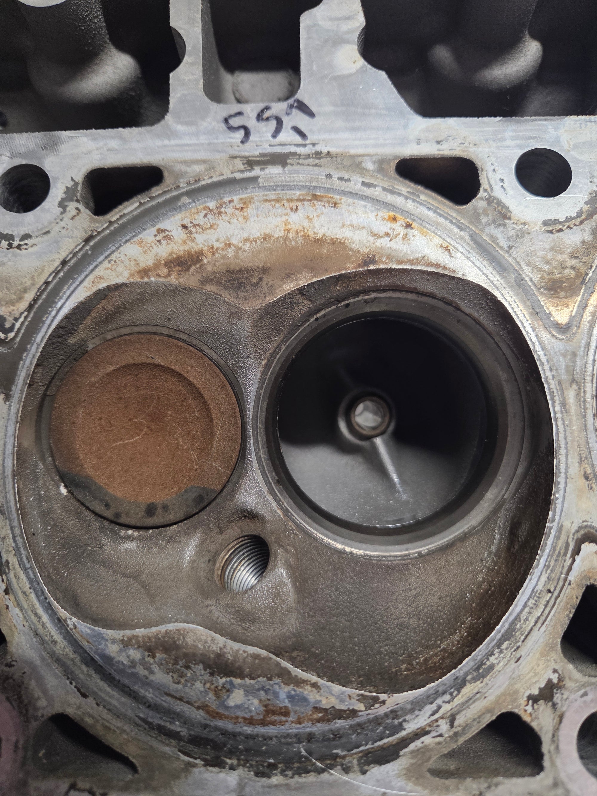 Used 823 Cylinder Head #071