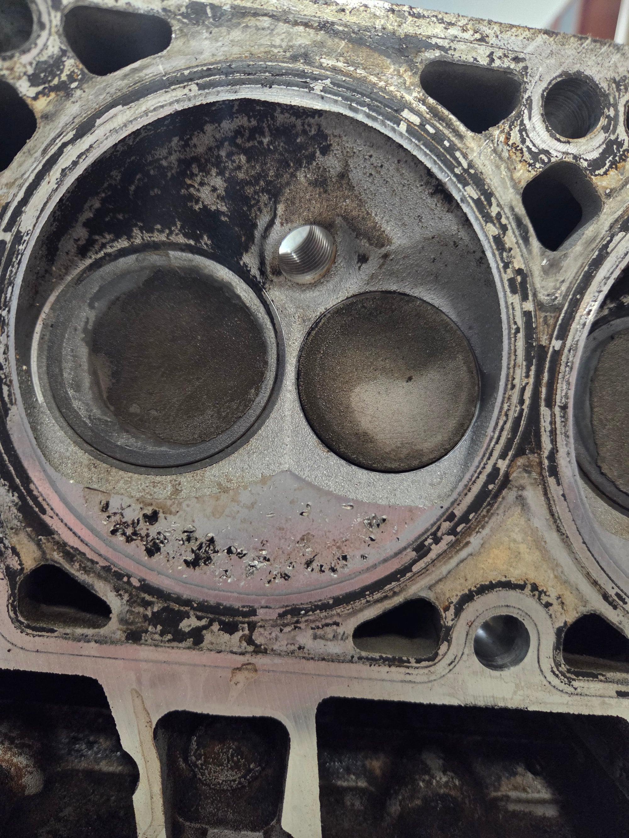 Used 862 Cylinder Head #072