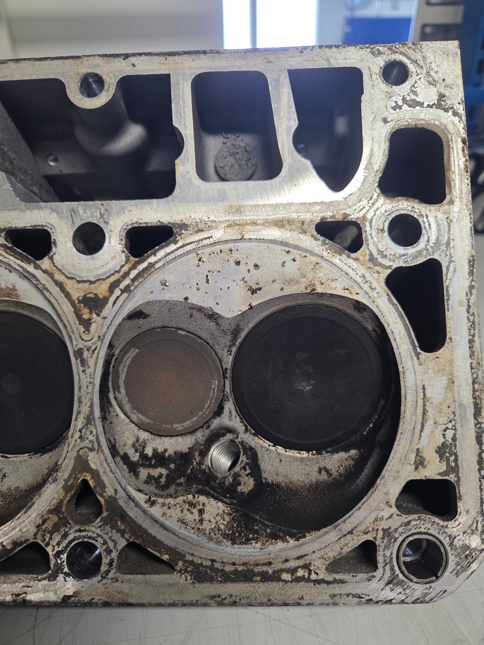 Used 823 Cylinder Head #062