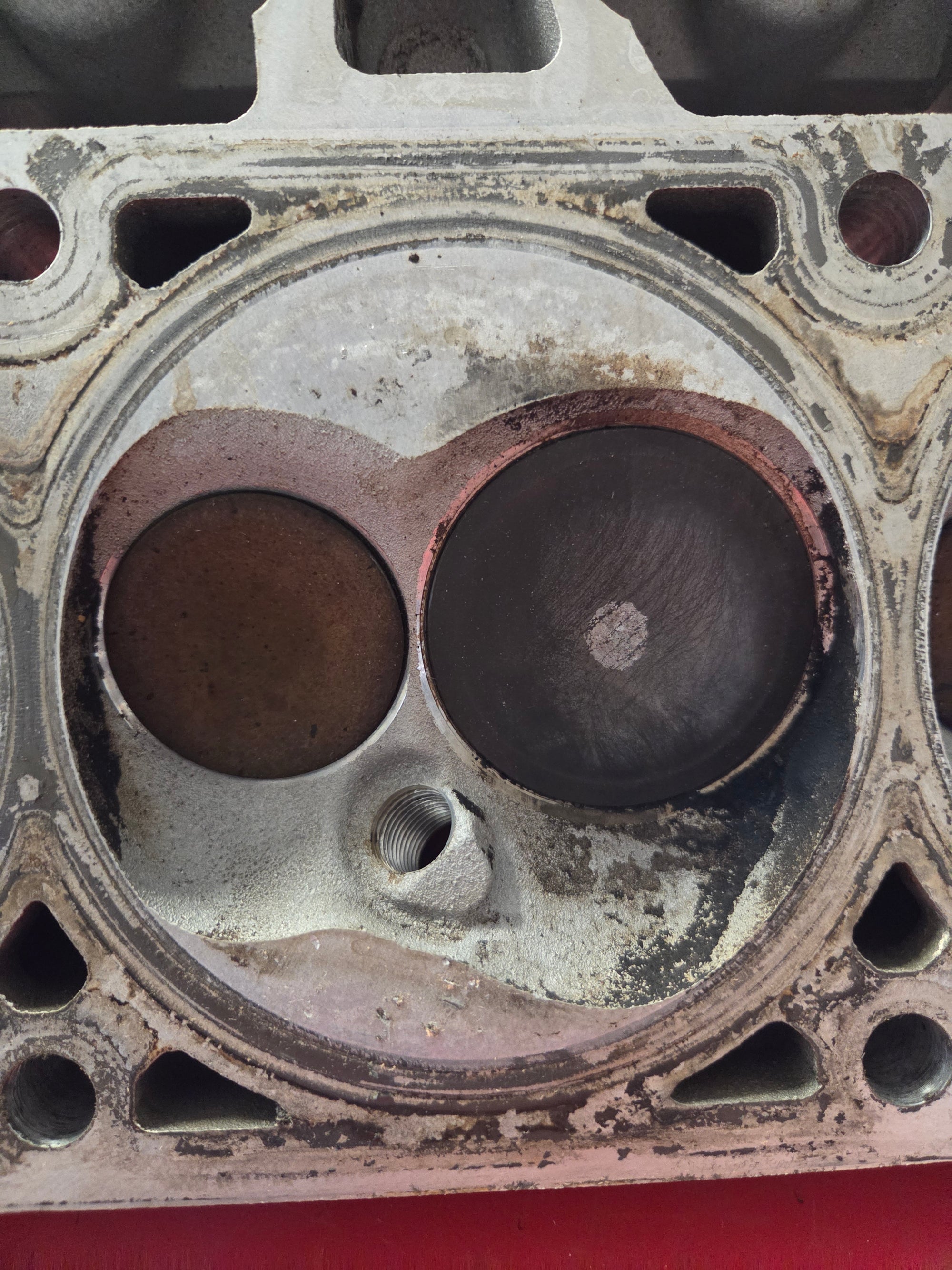 Used 823 Cylinder Head #070