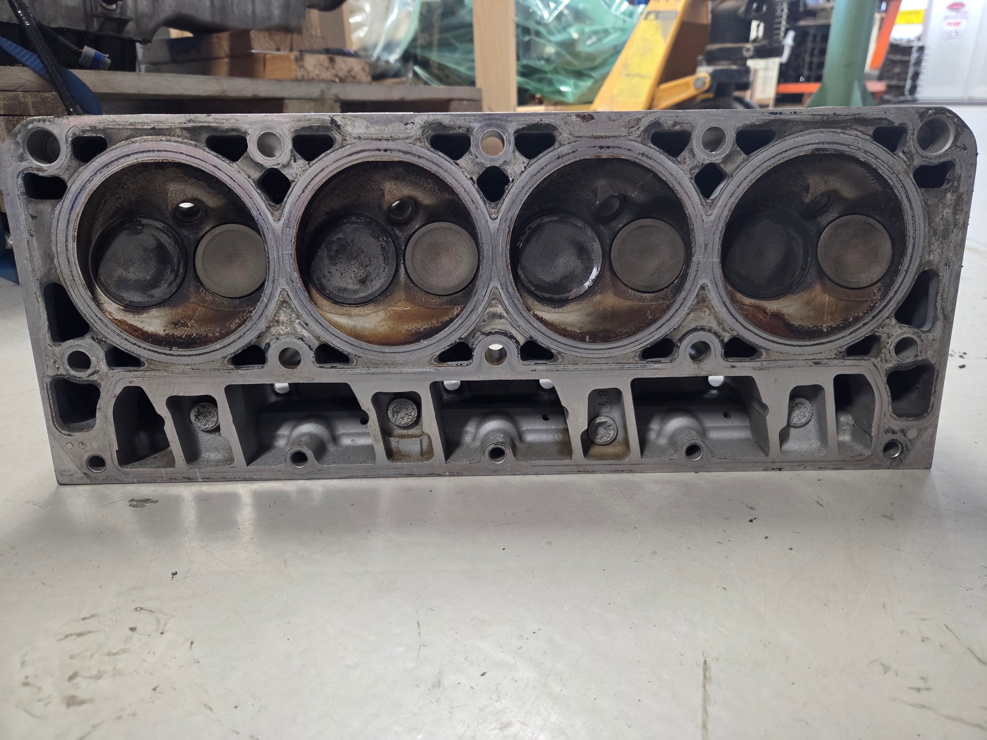 Used 862 Cylinder Head #073