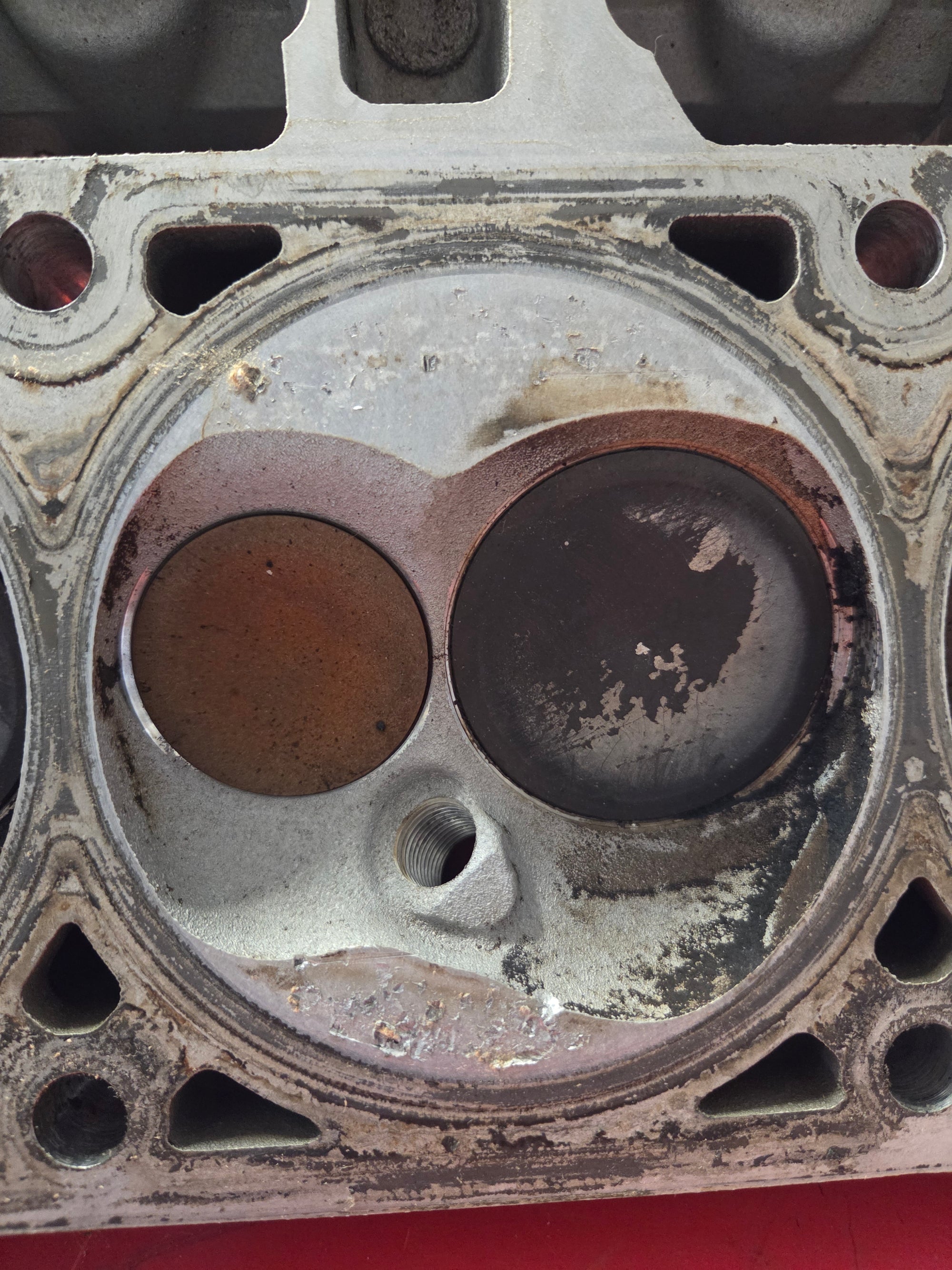 Used 823 Cylinder Head #070