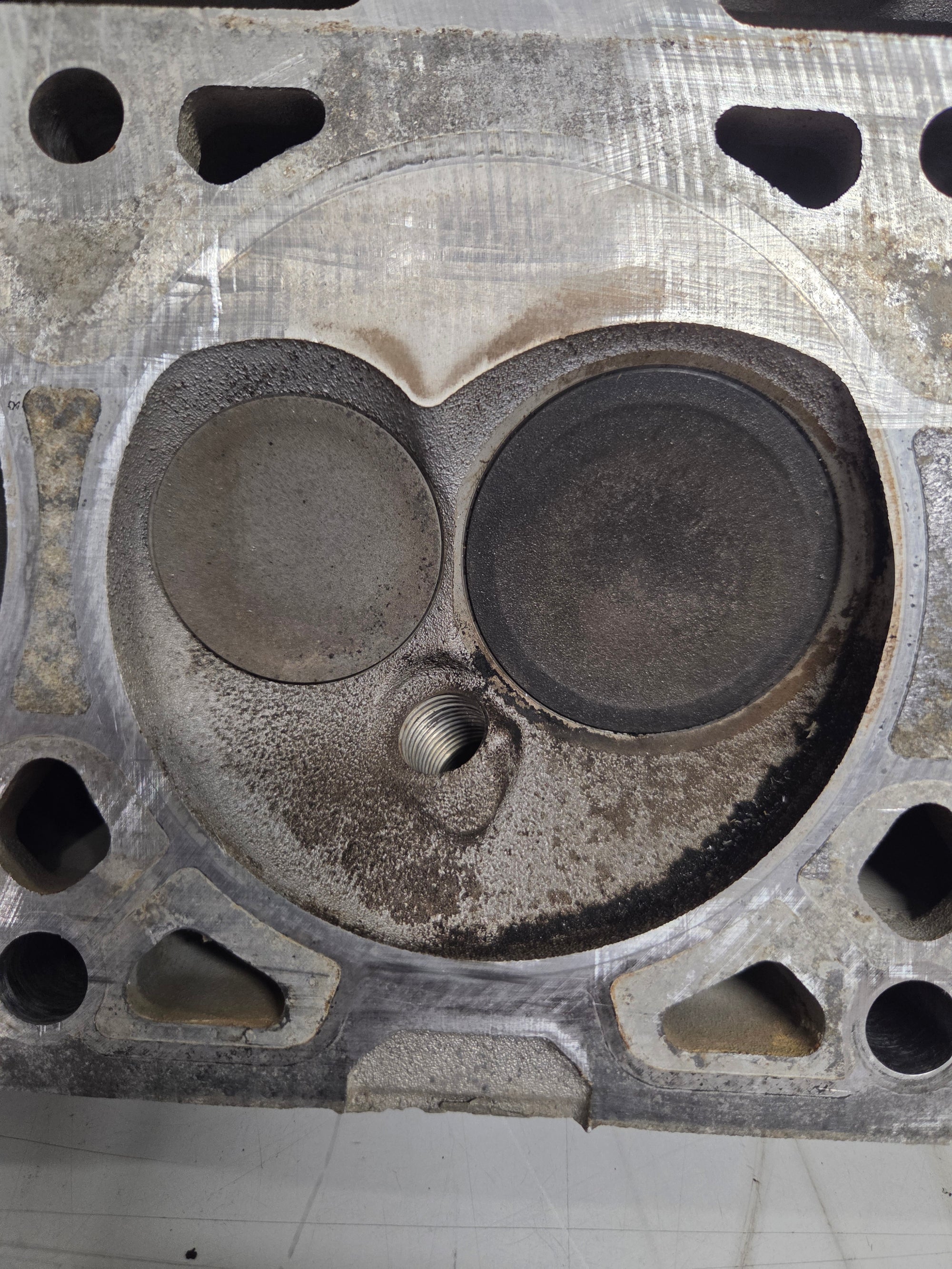 Used 806 Cylinder Head #037