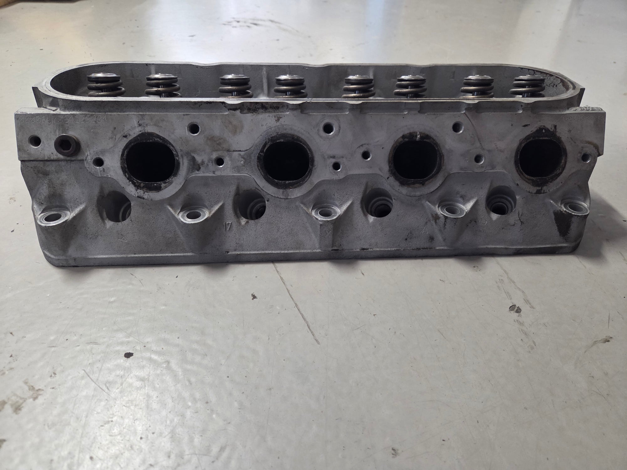 Used 862 Cylinder Head #073