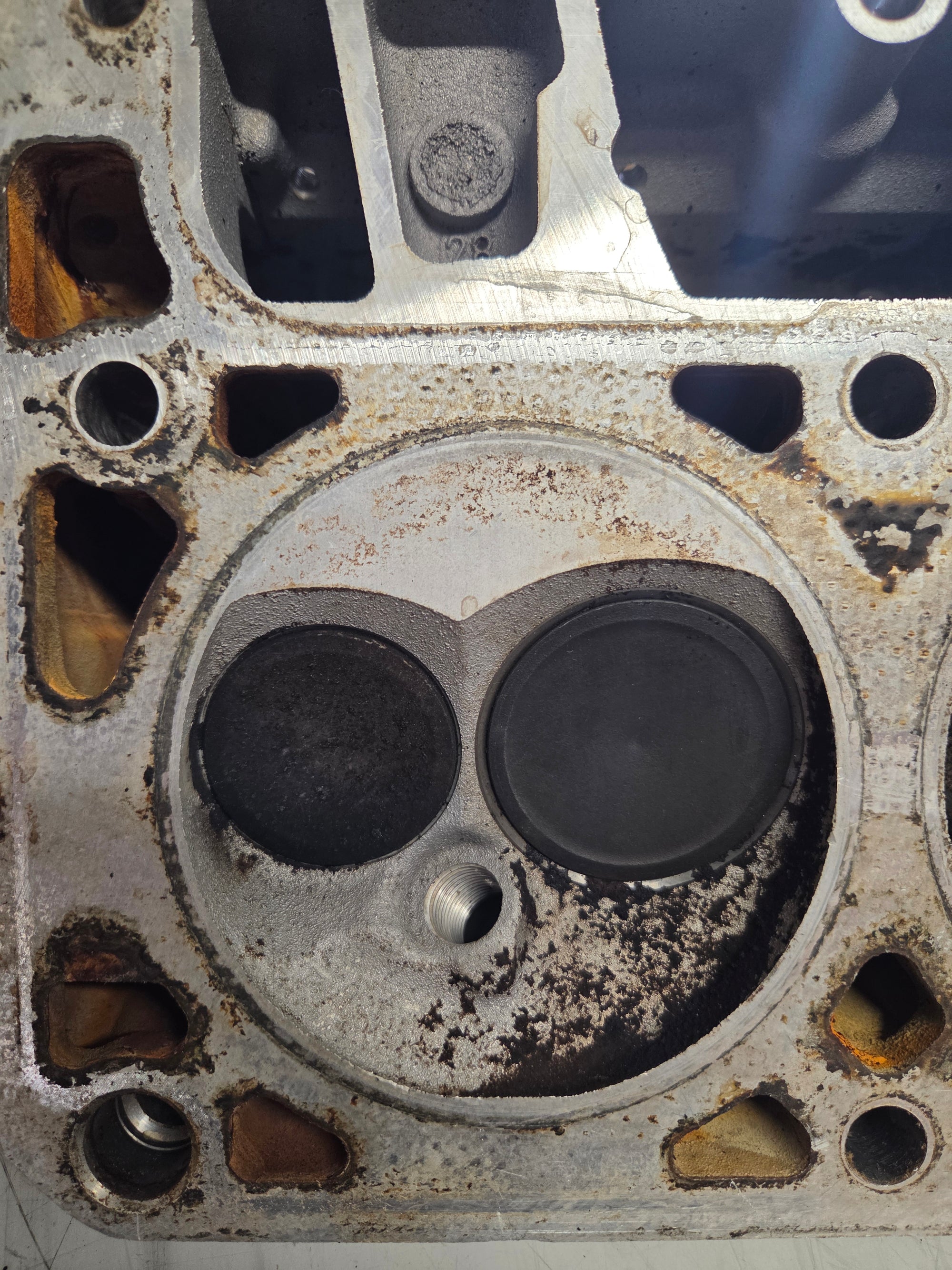 Used 862 Cylinder Head #047