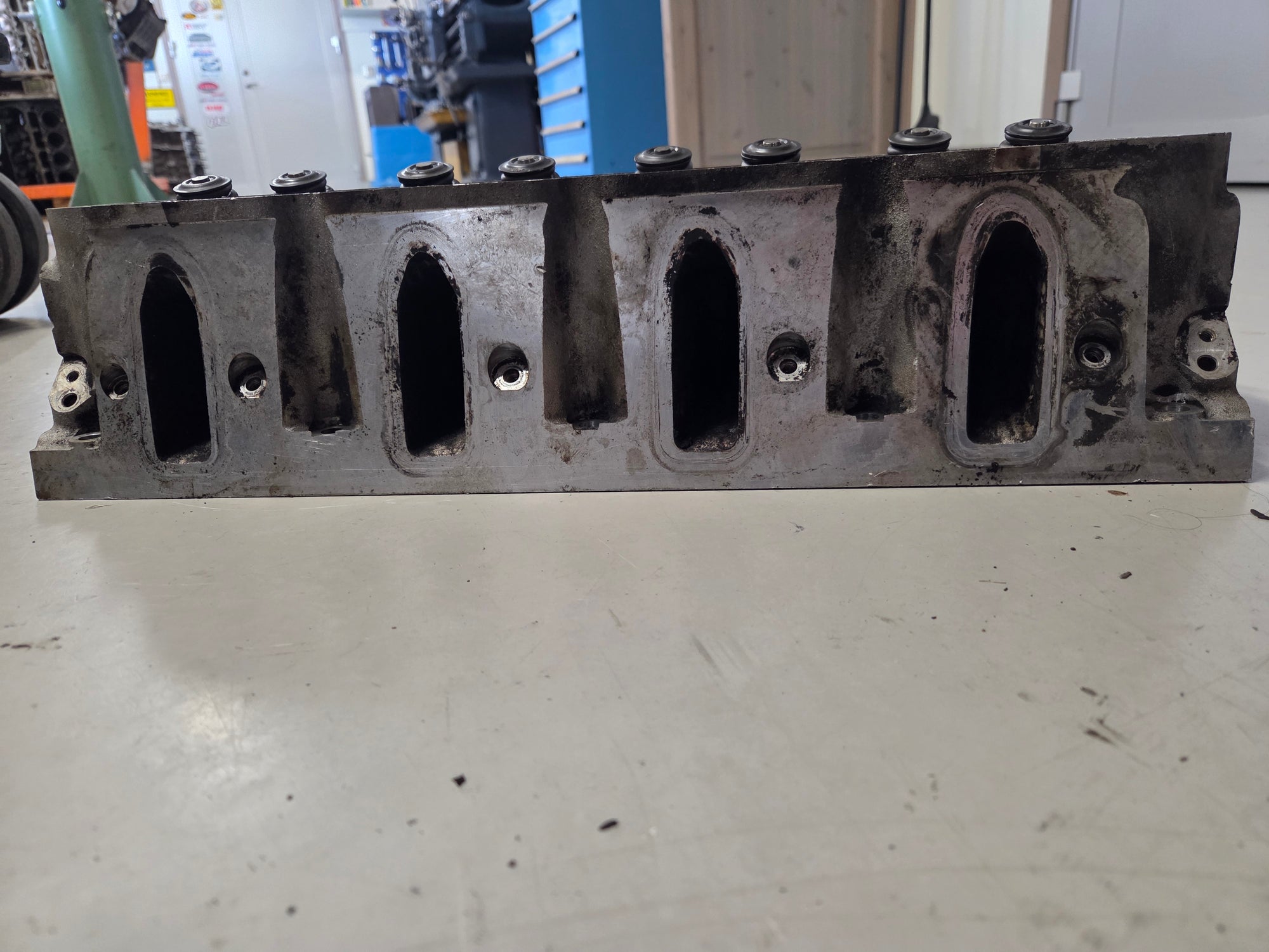 Used 862 Cylinder Head #072